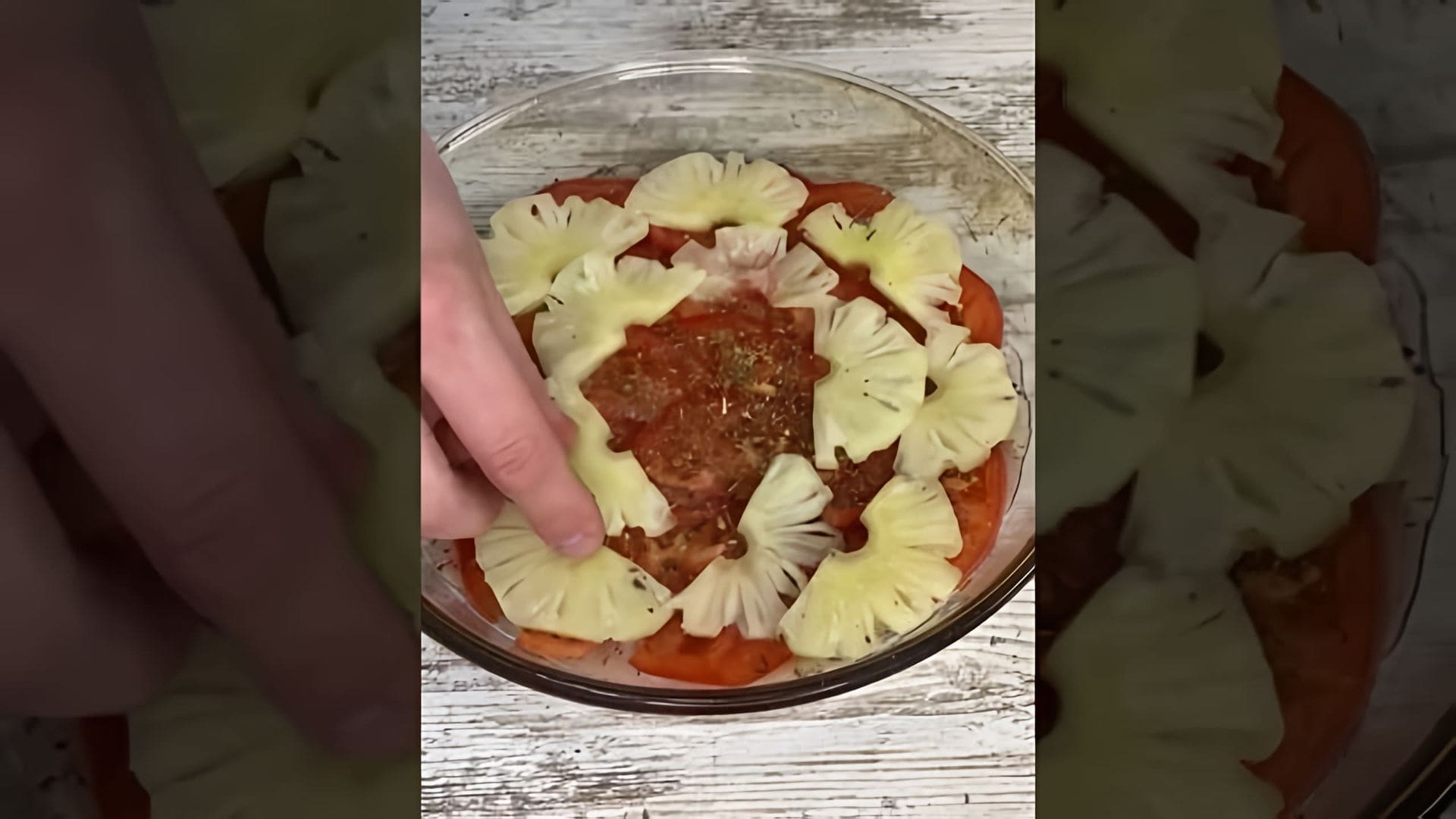 В этом видео-ролике вы увидите, как приготовить гавайскую пиццу без использования теста
