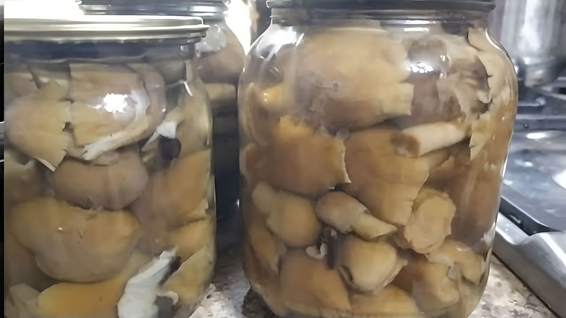 Маринованные грибы "Колпак кольчатый" - это вкусное и полезное блюдо, которое можно приготовить в домашних условиях