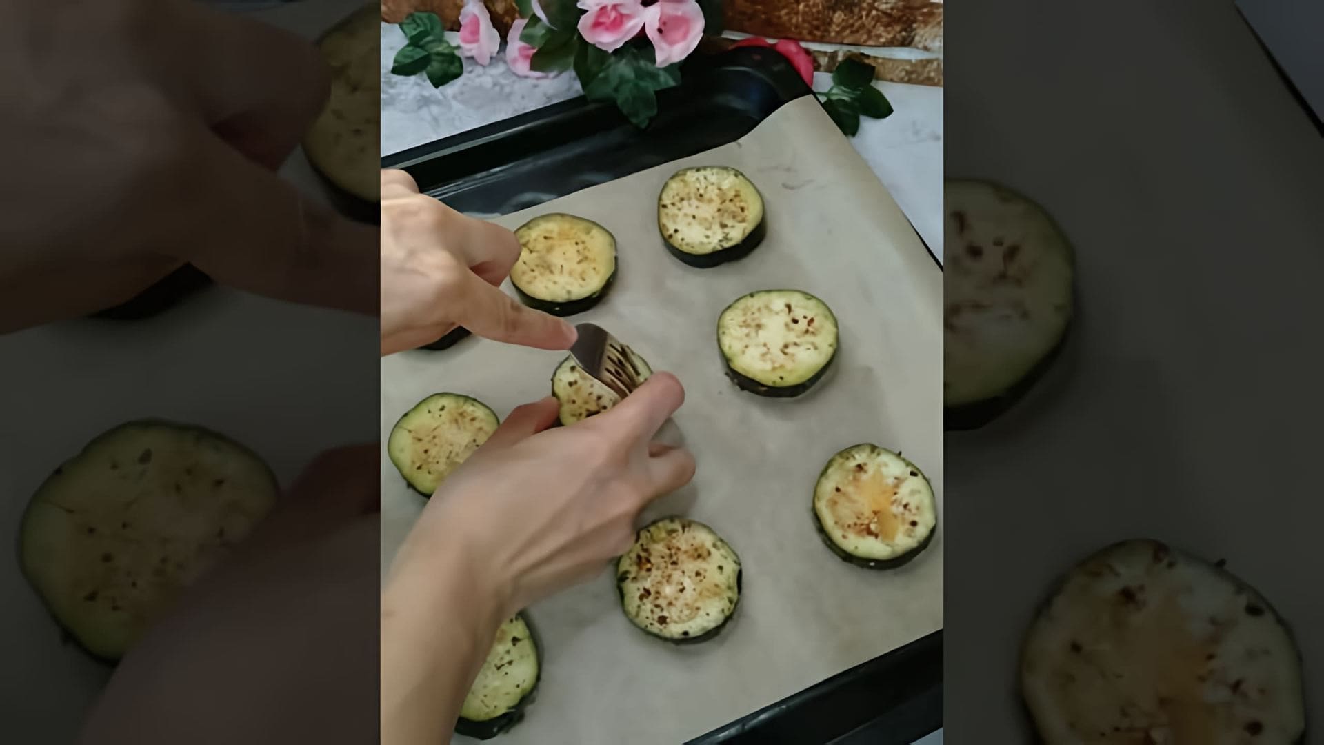 В этом видео-ролике рассказывается о простом и вкусном рецепте приготовления баклажанов в духовке