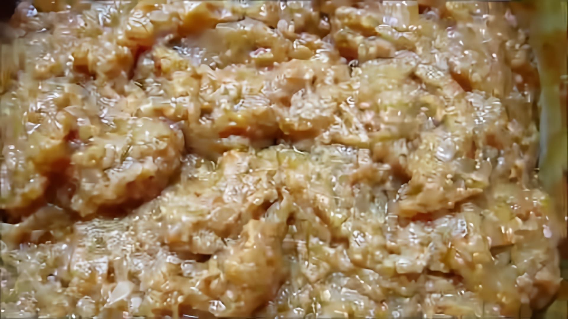 В этом видео демонстрируется простой рецепт приготовления икры из рассола селёдки и манки