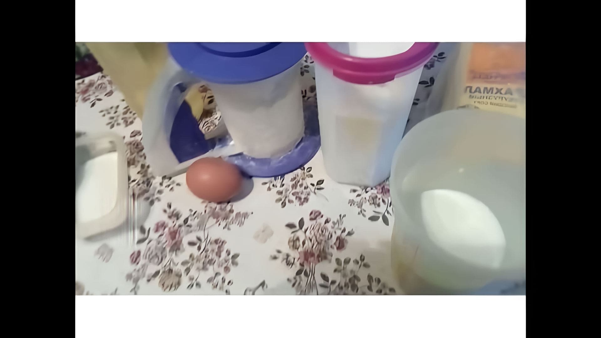 В этом видео демонстрируется рецепт приготовления блинов из рисовой муки