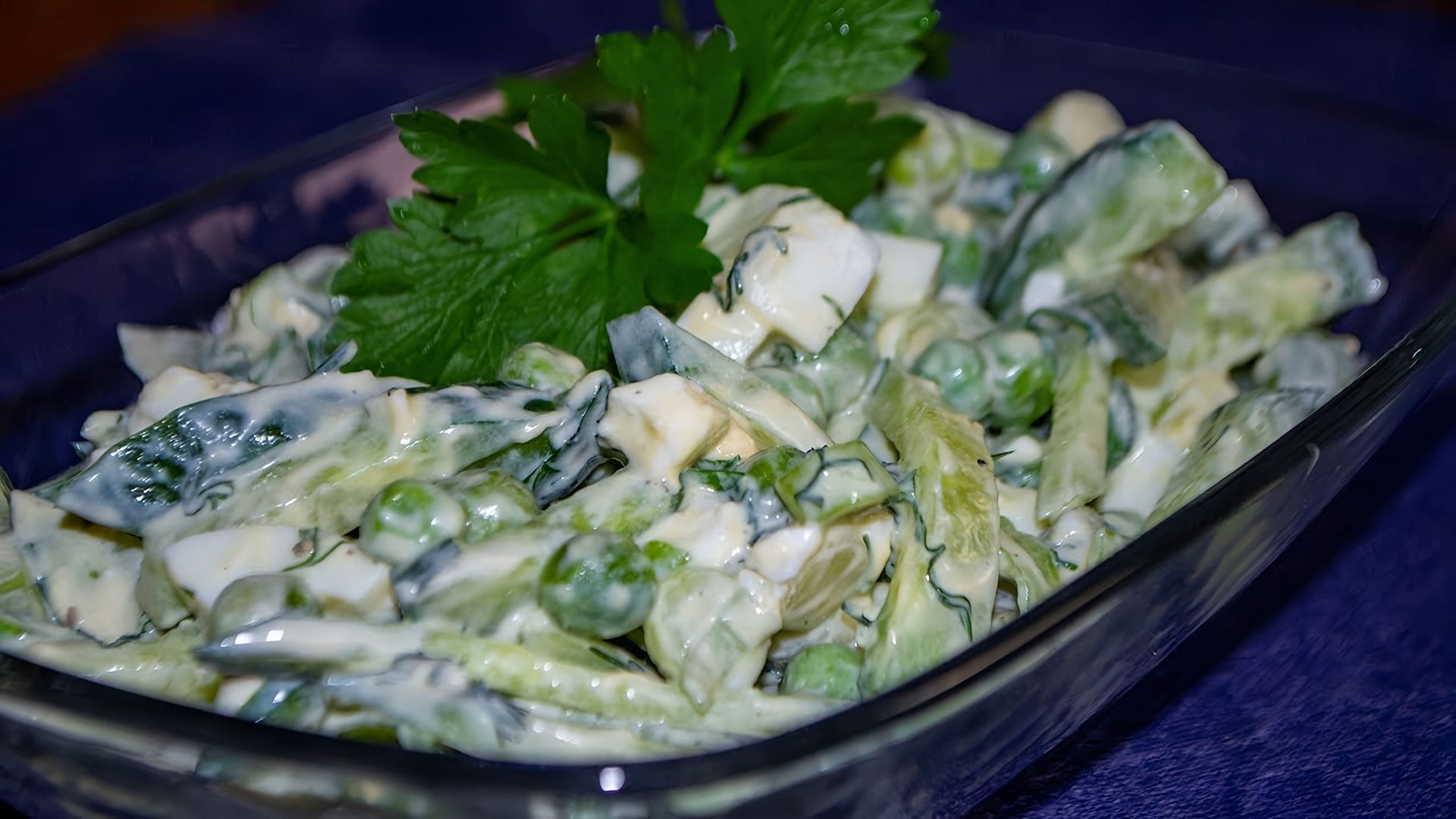 Салат из огурцов на зиму с луком и укропом