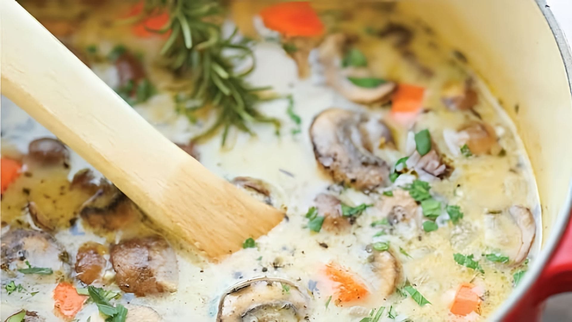 В этом видео демонстрируется рецепт постного овощного супа, который готовится всего за 20 минут