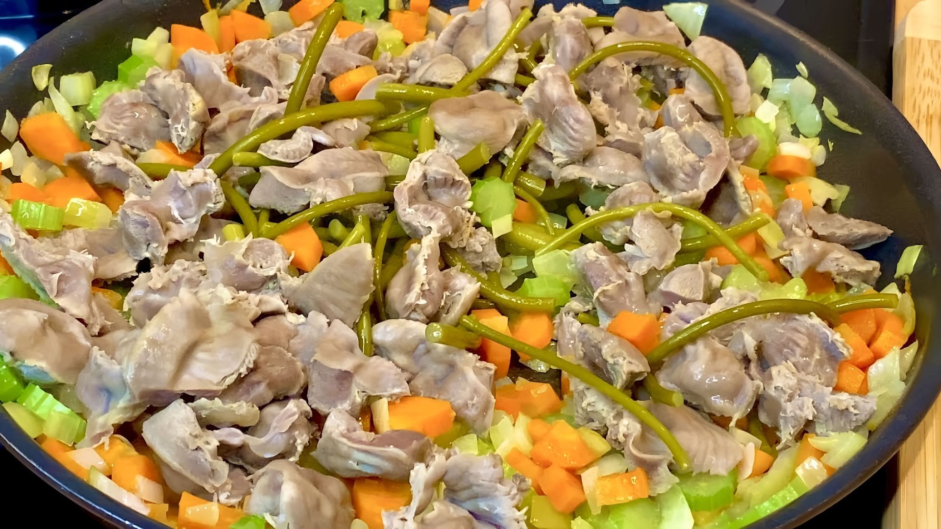 Куриные желудки на пару