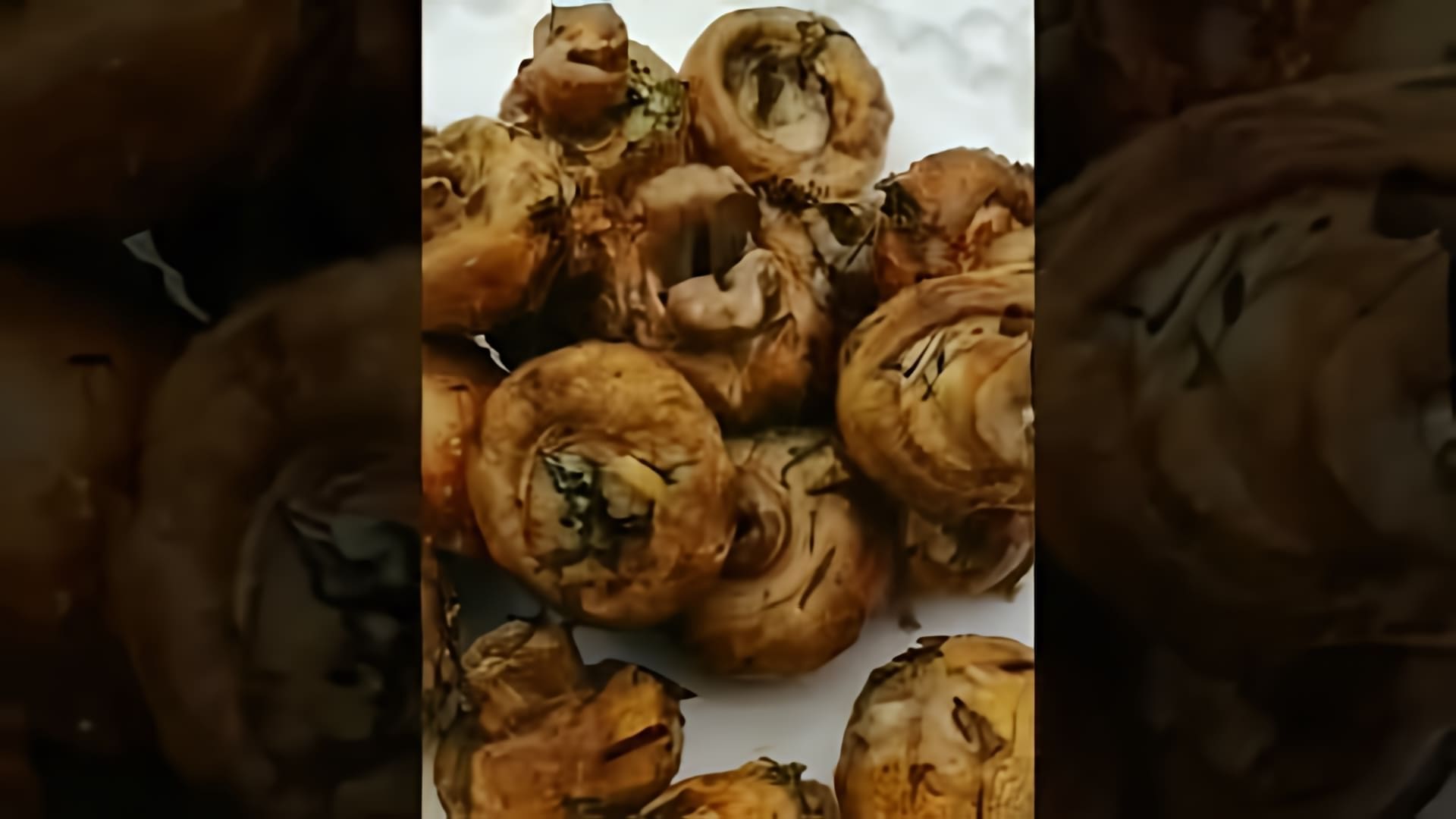 В этом видео-ролике вы увидите, как приготовить вкусные шампиньоны разными способами: в духовке, на мангале и даже как сделать шашлык из грибов