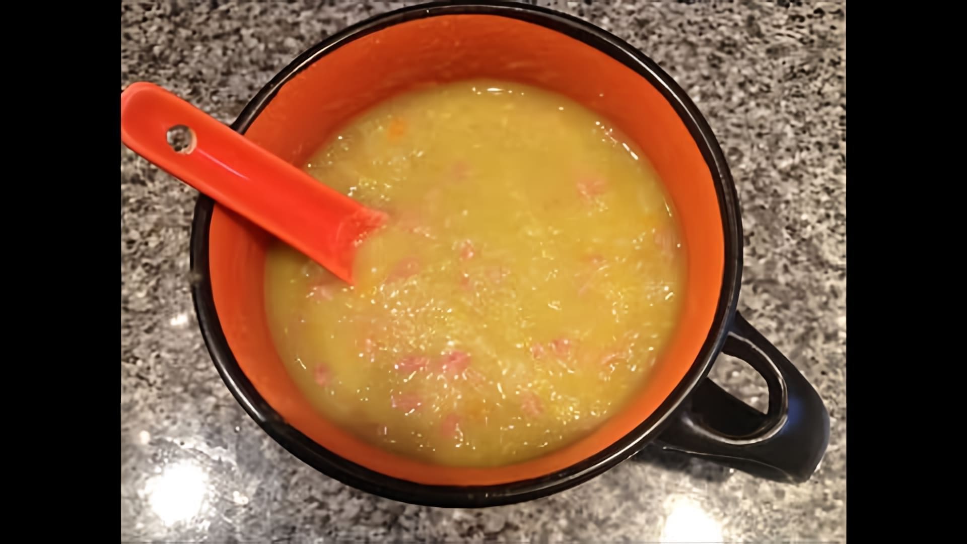 Рецепт горохового супа с копченой колбасой - это вкусное и простое блюдо, которое можно приготовить в домашних условиях