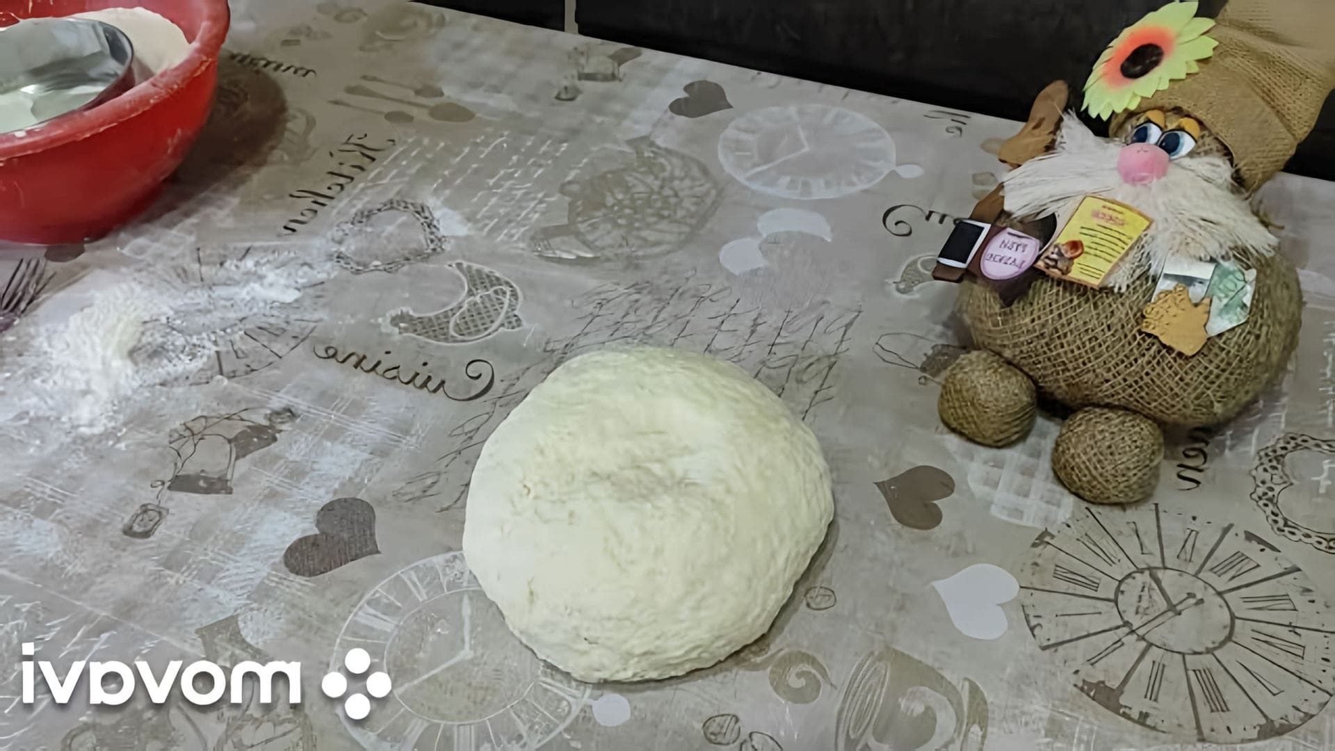 В этом видео я показываю как приготовить пресно тесто для мантов, пельменей и многого другого на кипятке. Пресное... 