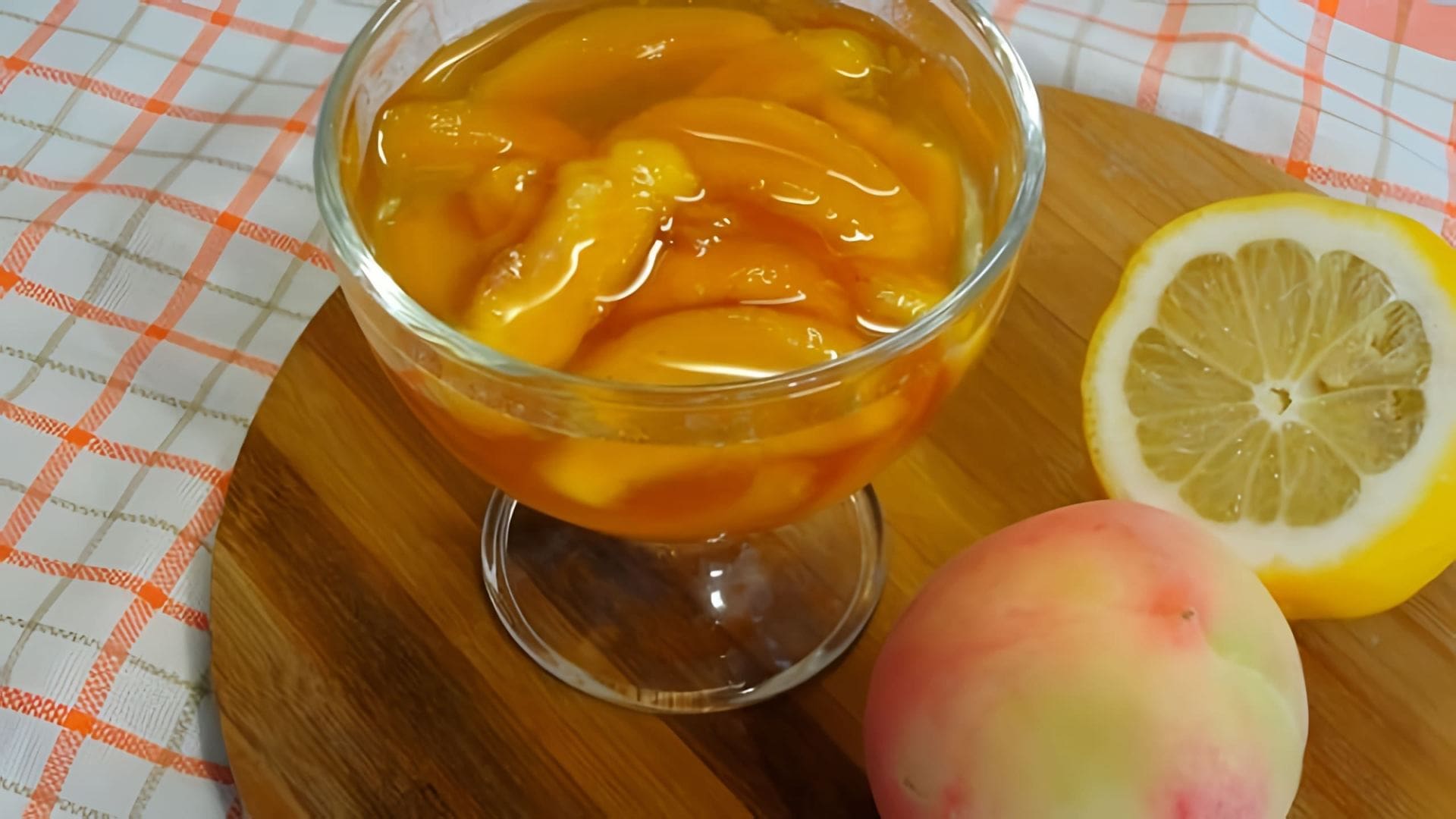 Рецепт с пошаговым фото здесь: eda-blog/varene-iz-persikov. html Очень вкусное персиковое варенье. Рецепт можно... 
