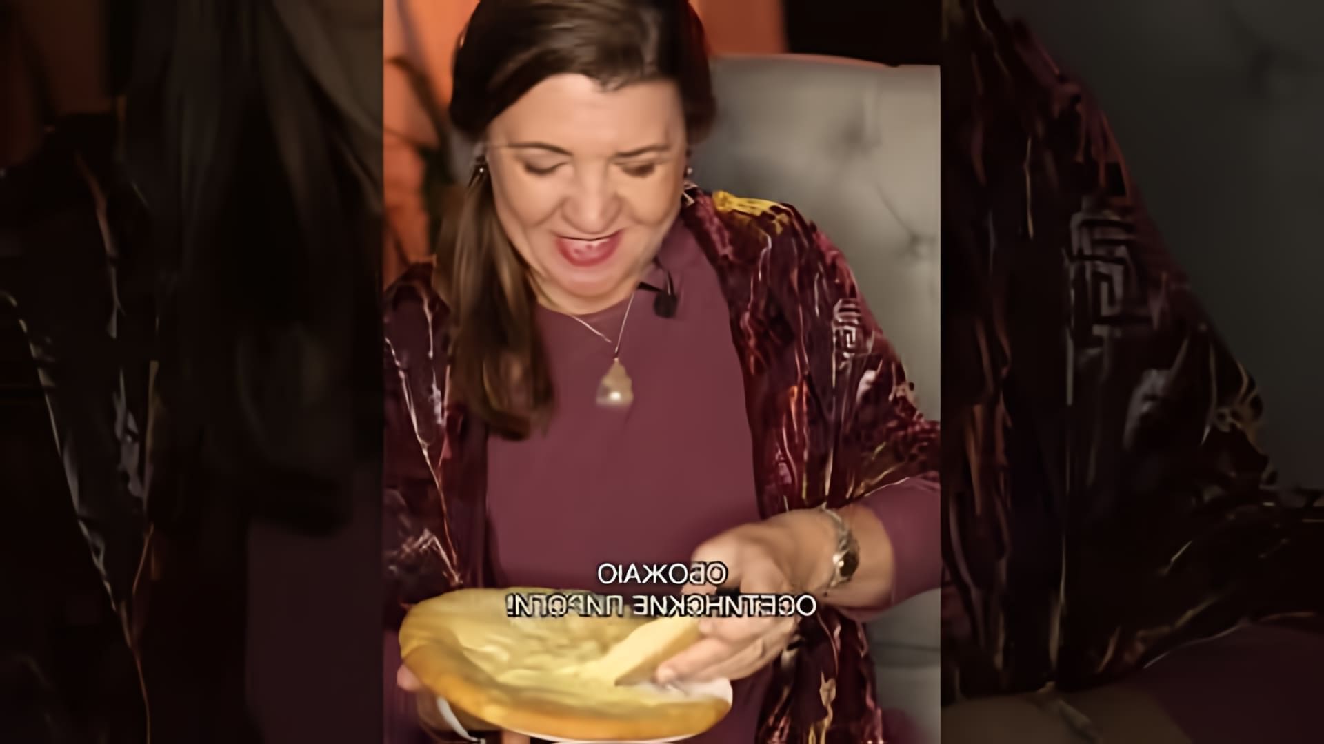 В этом видео рассказывается о традиционном способе приготовления и употребления осетинских пирогов