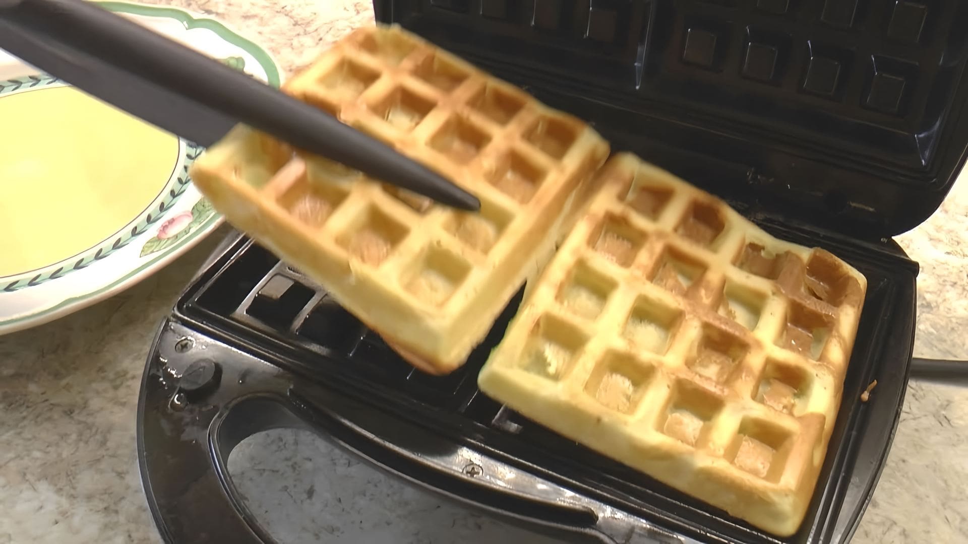 Тесто для венских вафель. Тесто для венских вафель. Вафли венские в вафельнице мягкие. Вафельница для венских вафель. Рецепт венские вафли в электровафельнице мягкие простой.