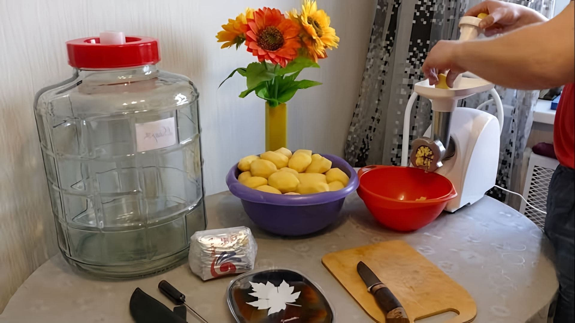 Всем привет! в этом видео я попробую приготовить картофельную брагу с использованием дрожжей Кодзи Ангел. Делаю... 