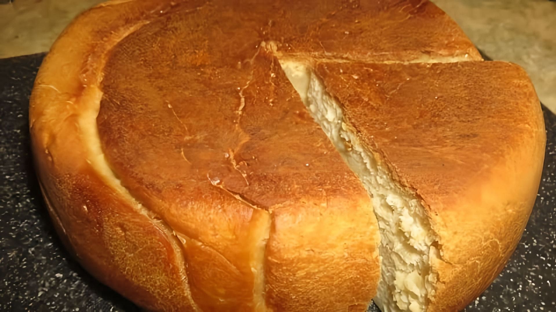 В этом видео Юлия готовит домашний бездрожжевой хлеб в мультиварке