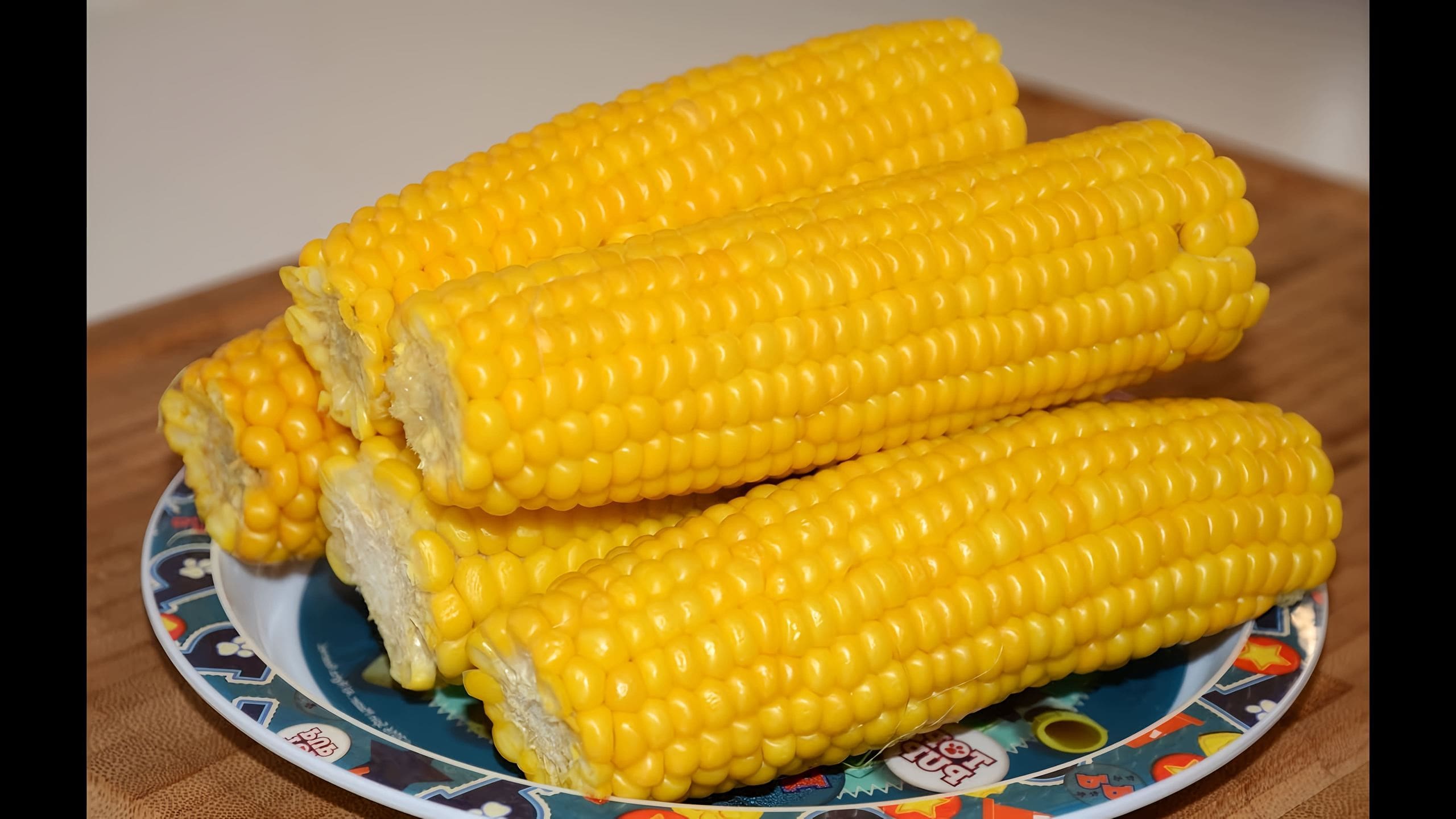 Кукуруза пареная. Кукуруза на пару в мультиварке. Как варить кукурузу в початках в кастрюле. Кукуруза на пару в мультиварке. Как сварить кукурузу на пару.