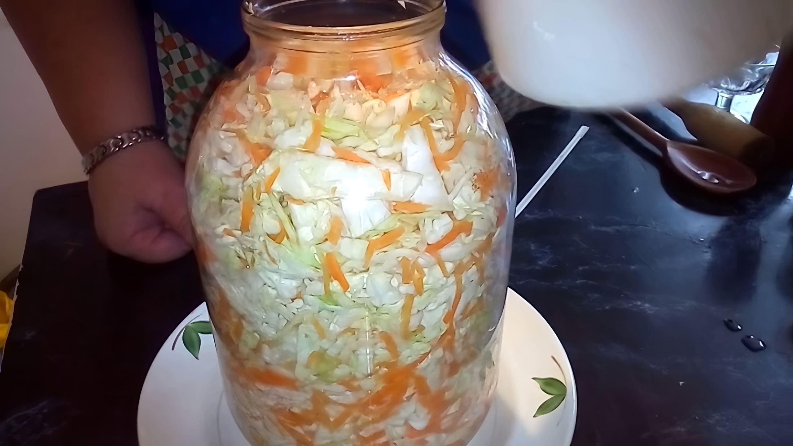 Как посолить капусту на зиму