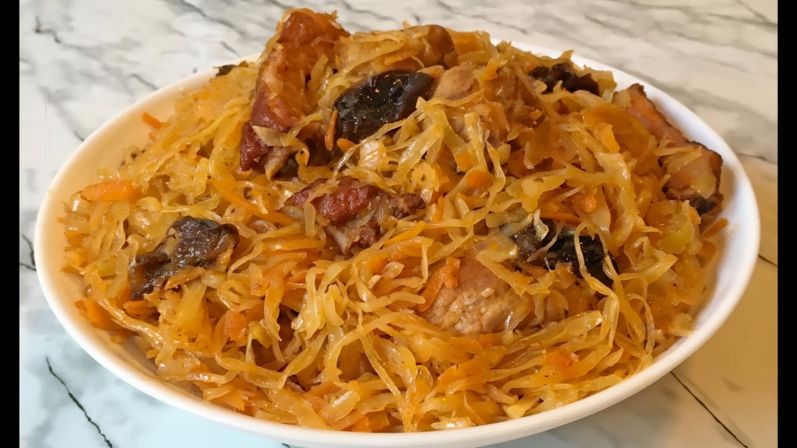 Капуста тушеная бигус. Бигус с говядиной и свежей. Бигус с квашеной капустой. Капуста тушеная бигус. Бигус с квашеной капустой.