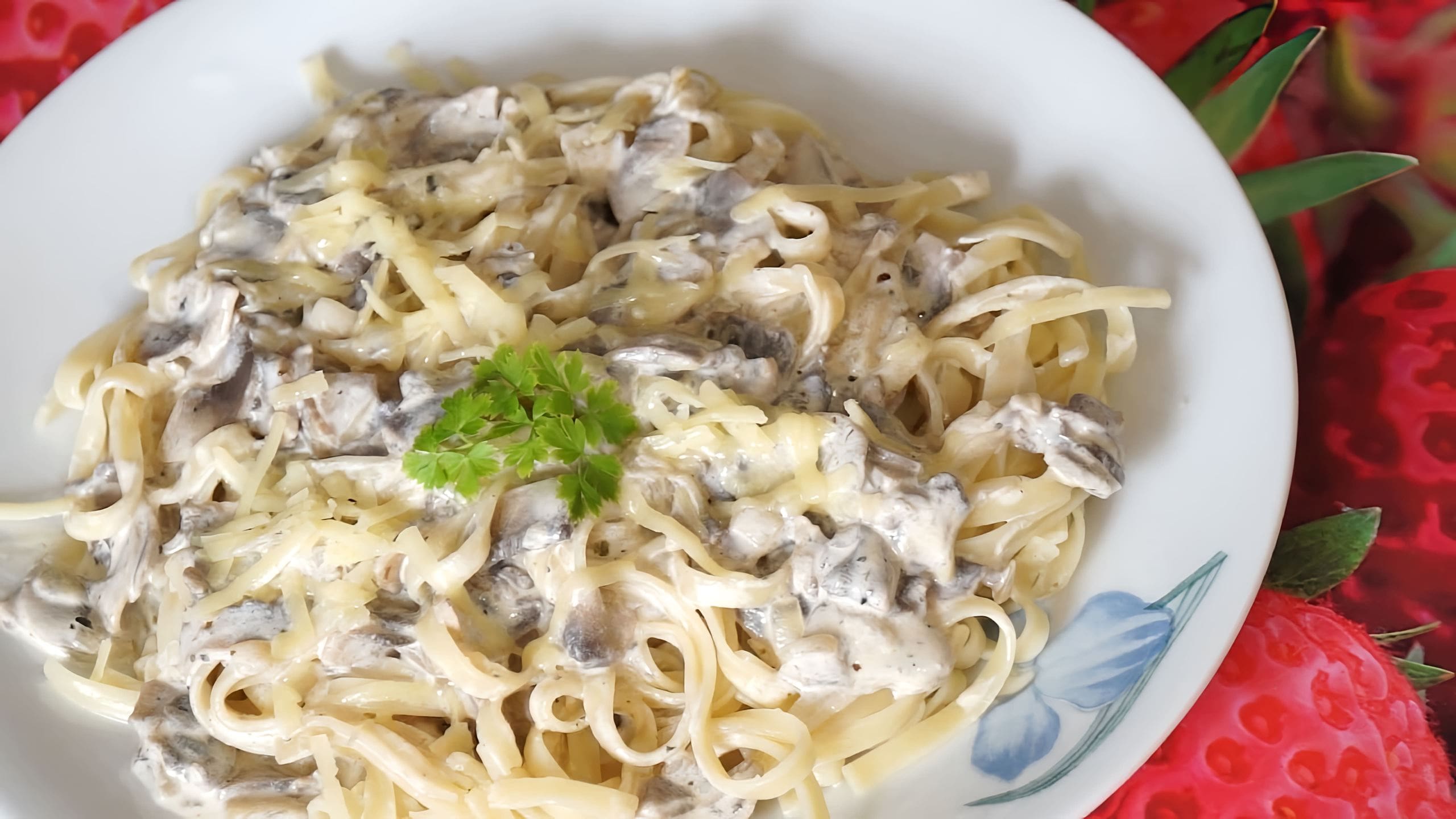 Запеканка с макаронами грибами мясом. Паста с грибами. Гнезда макароны с курицей и грибами в сливочном соусе на сковородке. Запеканка с фаршем и картофелем и грибами в духовке. Макароны с фаршем в сливочном соусе.