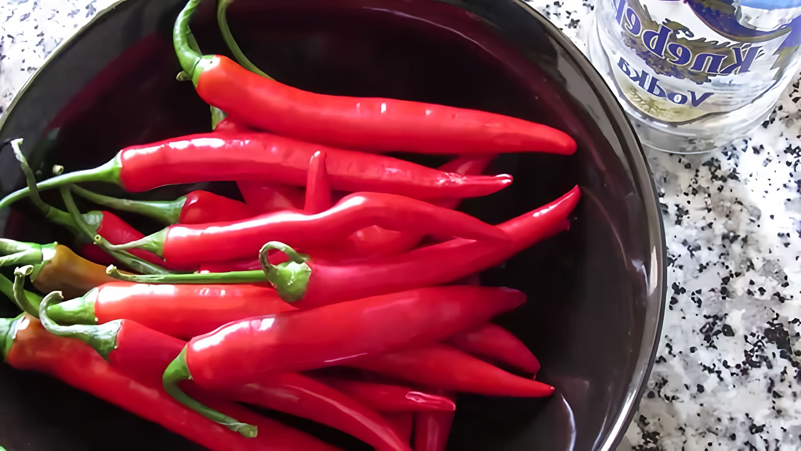 Перец острый рыбный. Перец красный острый стручковый. Острый перец ютуб. Острый перец ютуб. Острый перец ютуб.