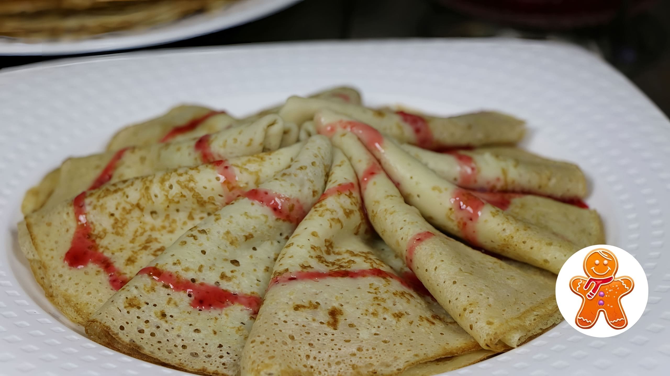 Блины по царски фото. Заварные блины на молоке с дырочками. Блинный пирог с разными начинками рецепты. Бендерики. Блины на кефире с дырочками тонкие.