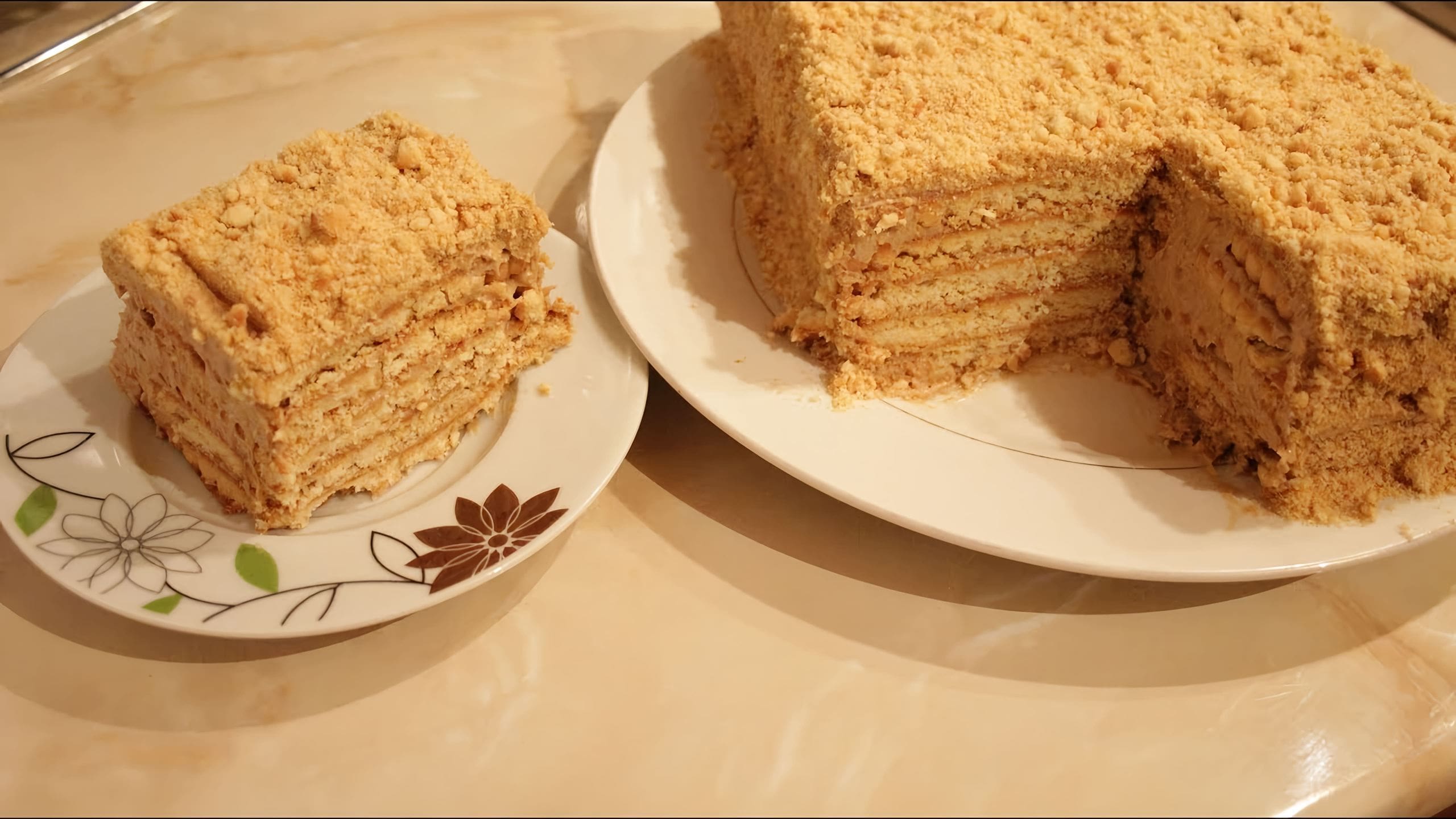 Торт из печенья. Торт с вареной сгущенкой рецепт без выпечки. Тортик из печенья и сгущенки. Торт из крекера. Торт с вареной сгущенкой рецепт без выпечки.