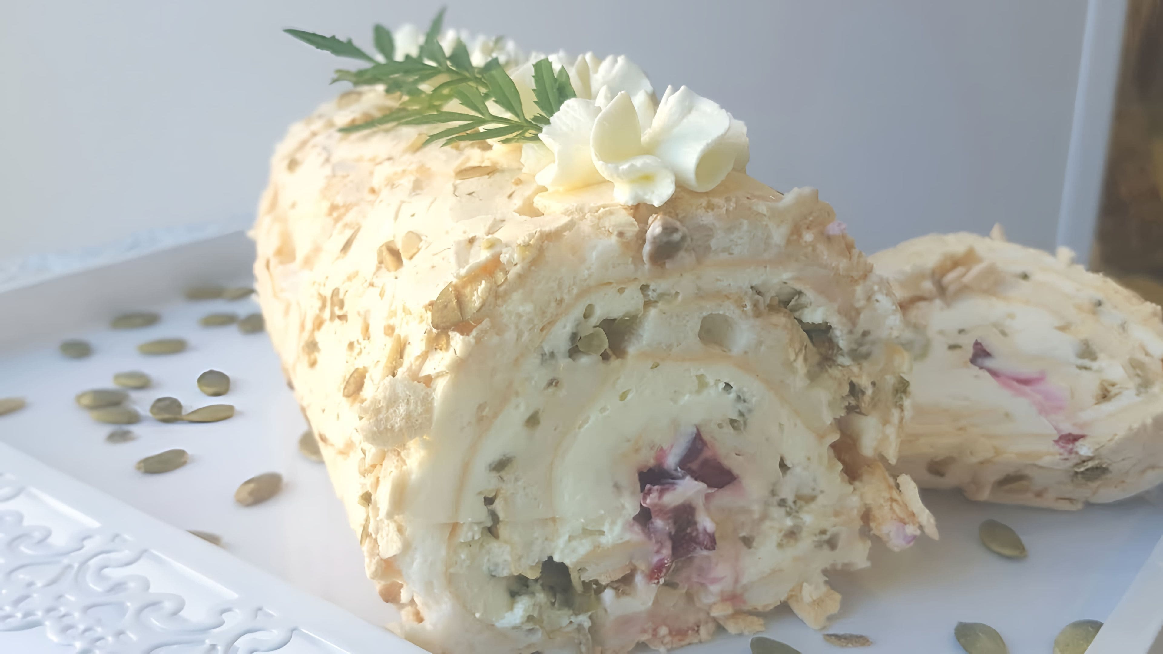 Фисташковый рулет с меренгой. Для меренгового рулета белки должны. Меренговый рулет с клубникой и взбитыми сливками. Для меренгового рулета белки должны. Меренговый рулет джонджоли.