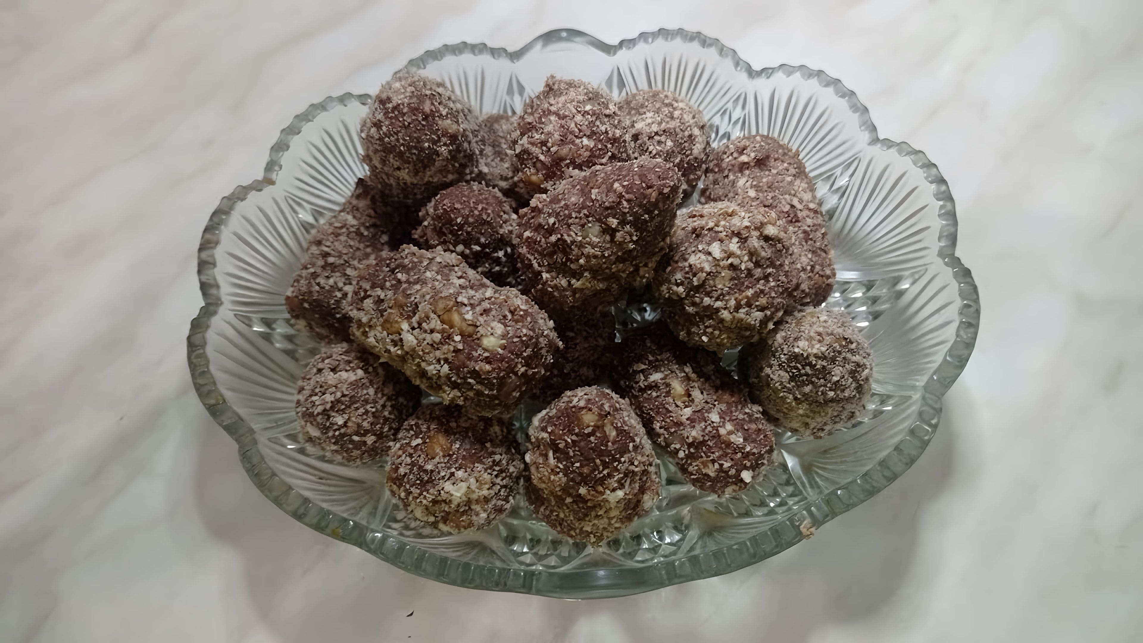 Ягодки из вафель и печенья рецепт