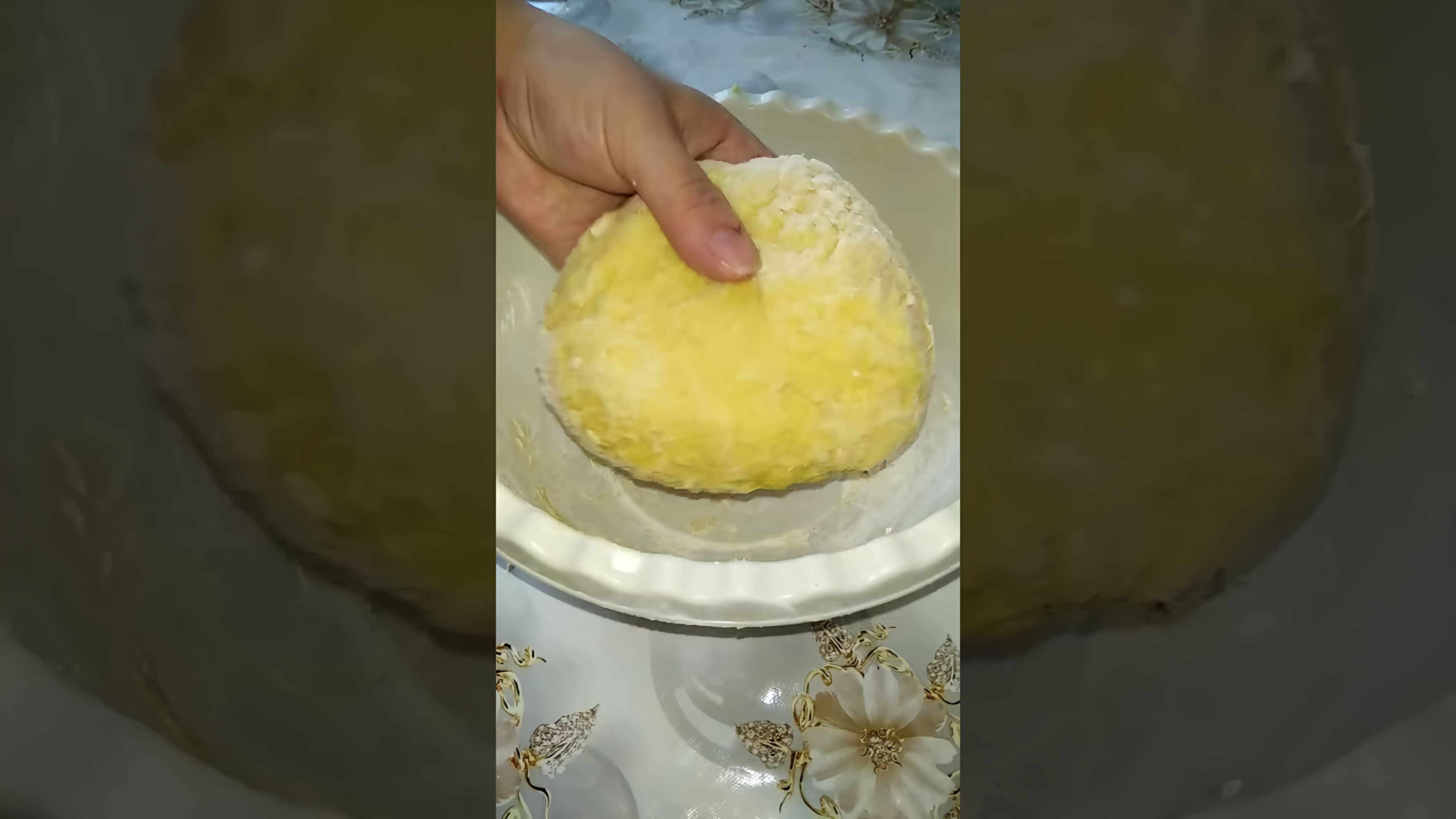 В этом видео-ролике рассказывается о рецепте жёлтого теста для лапши, который был известен в прошлом