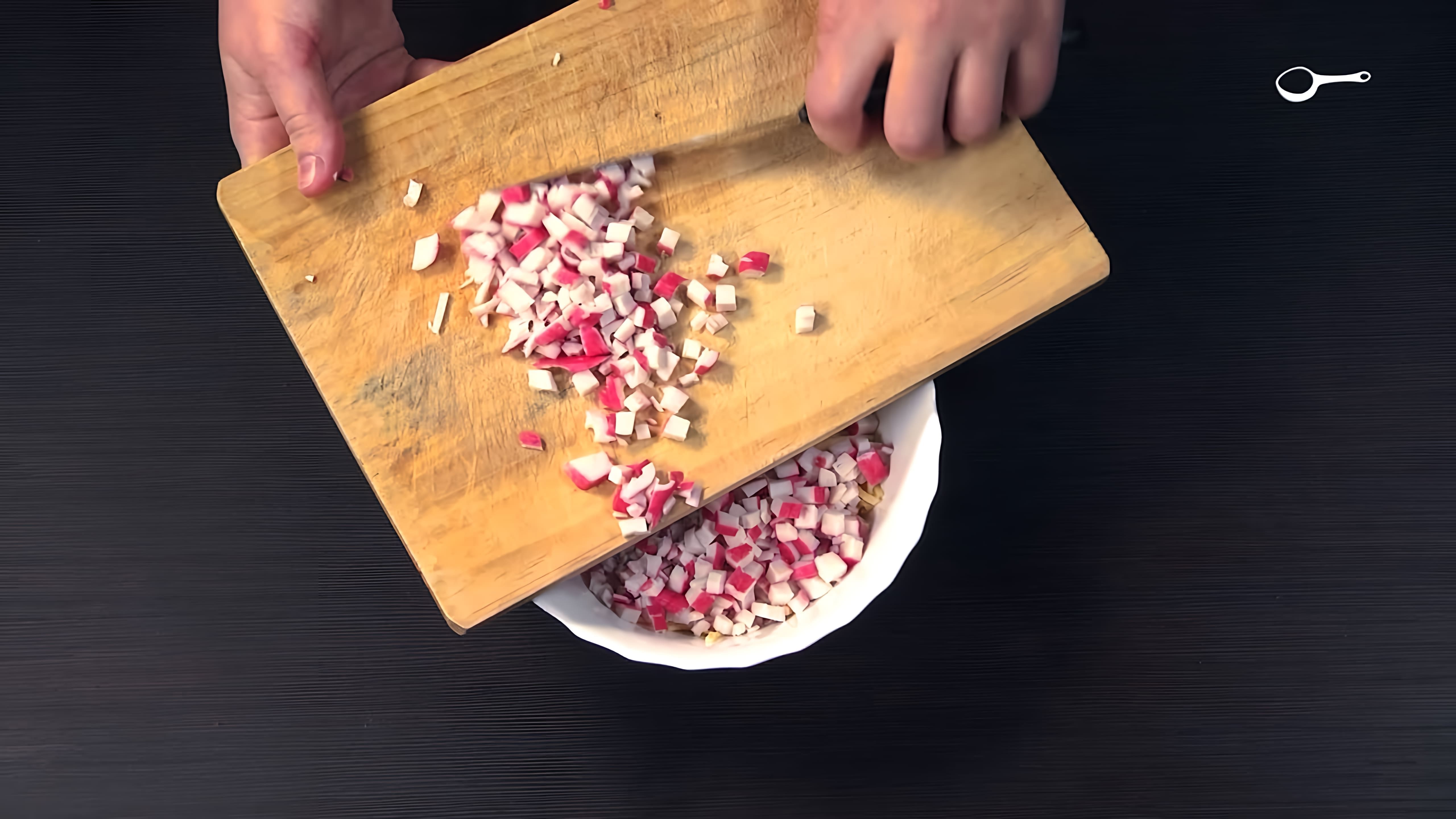 В этом видео-ролике демонстрируется процесс приготовления закуски из помидоров «Тюльпаны» по рецепту Екатерины Острельдиной