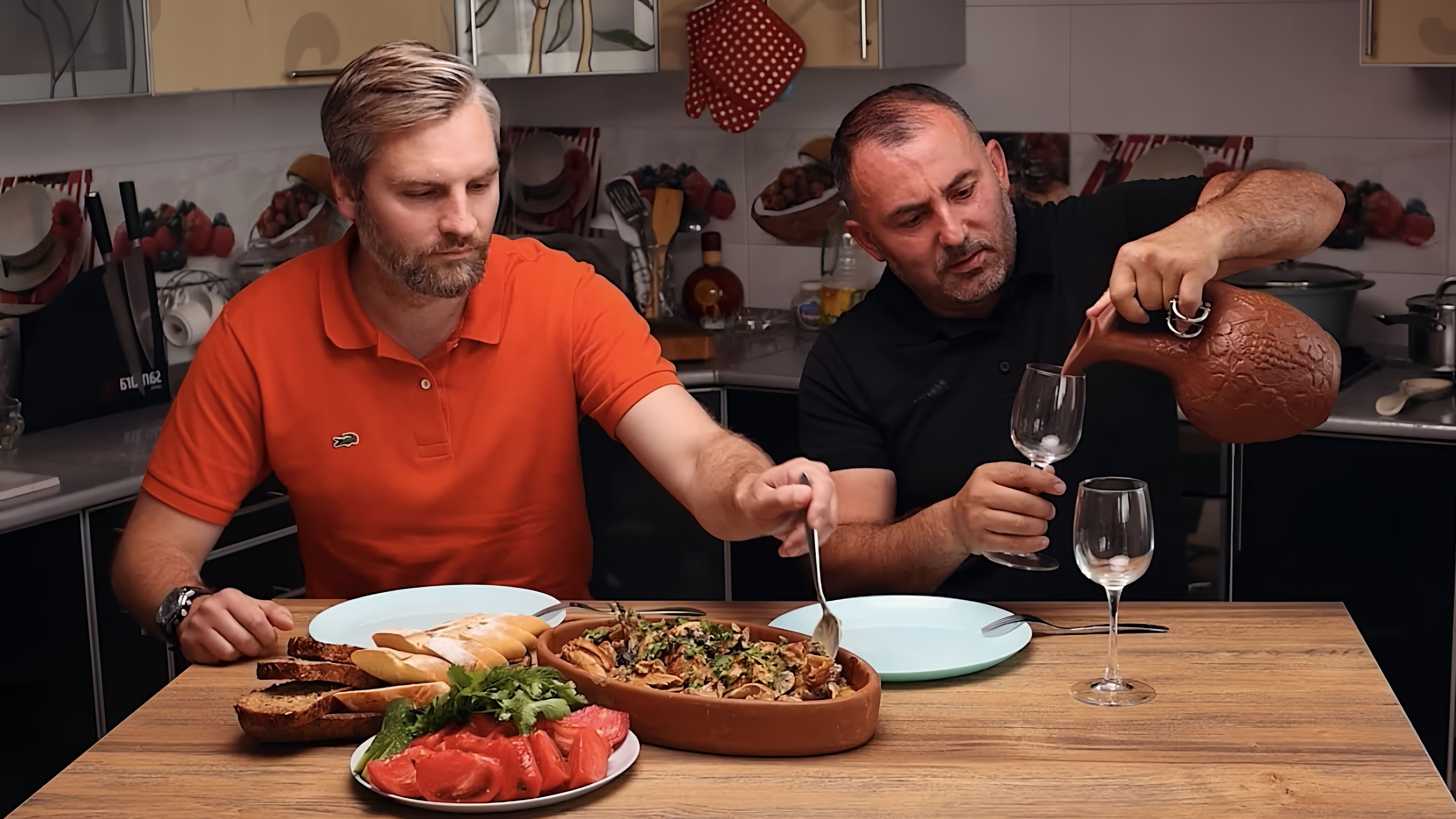 В этом видео-ролике мы увидим, как приготовить вкусное блюдо - кролика с грибами в сливочном соусе
