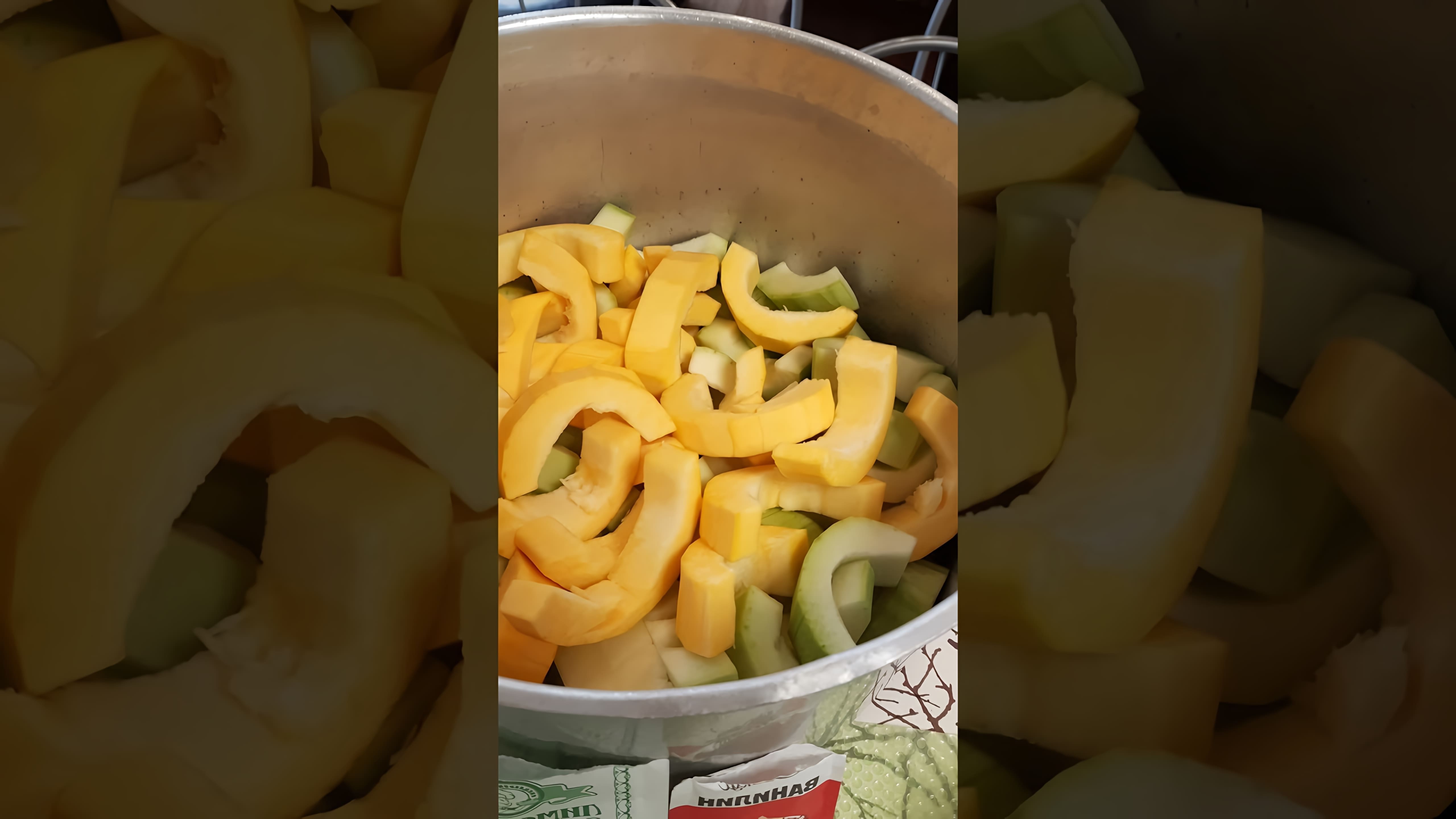 В данном видео демонстрируется рецепт приготовления кабачков в ананасовом соке