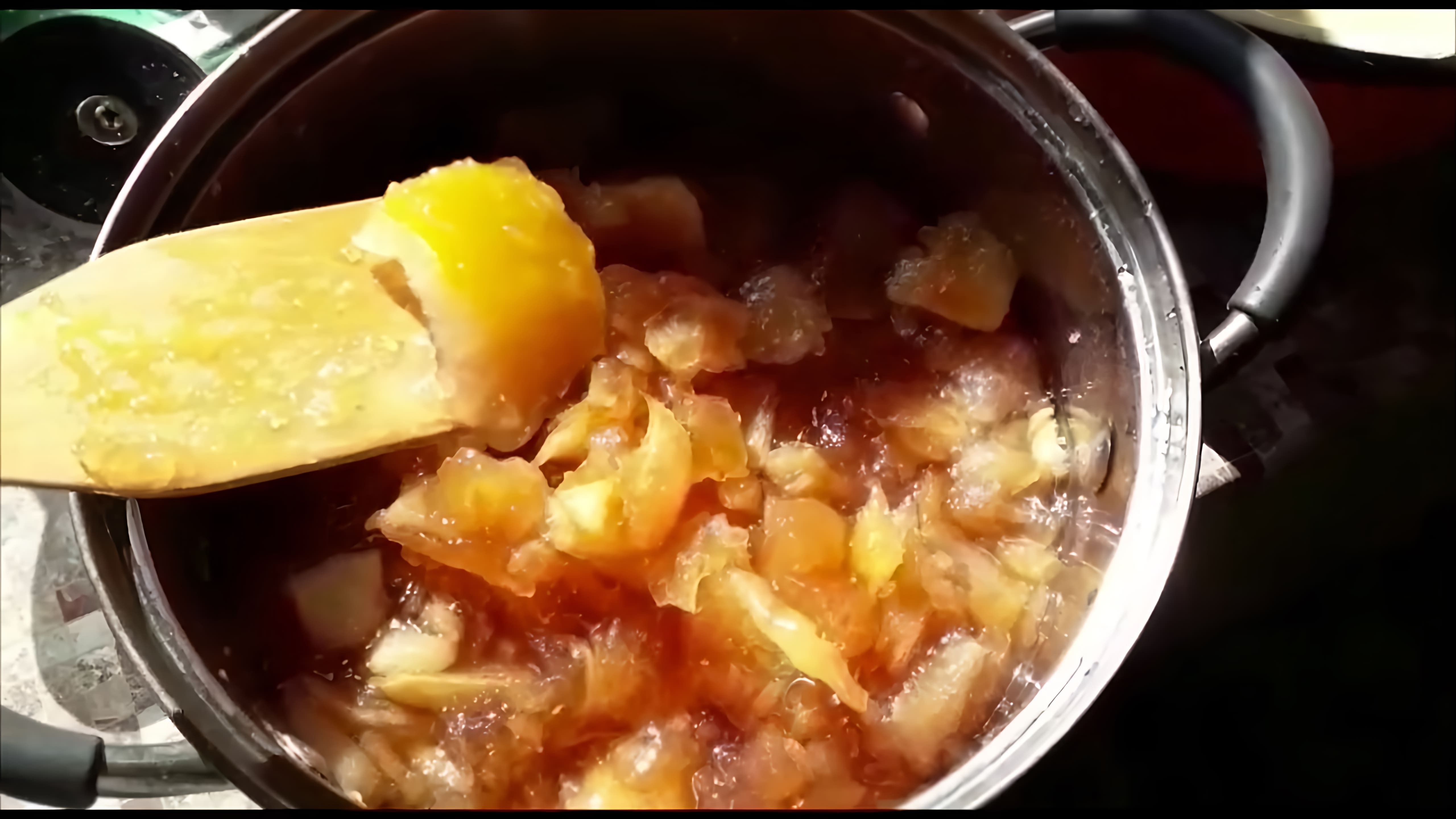 В этом видео автор рассказывает о процессе приготовления варенья из антоновских яблок и лимона