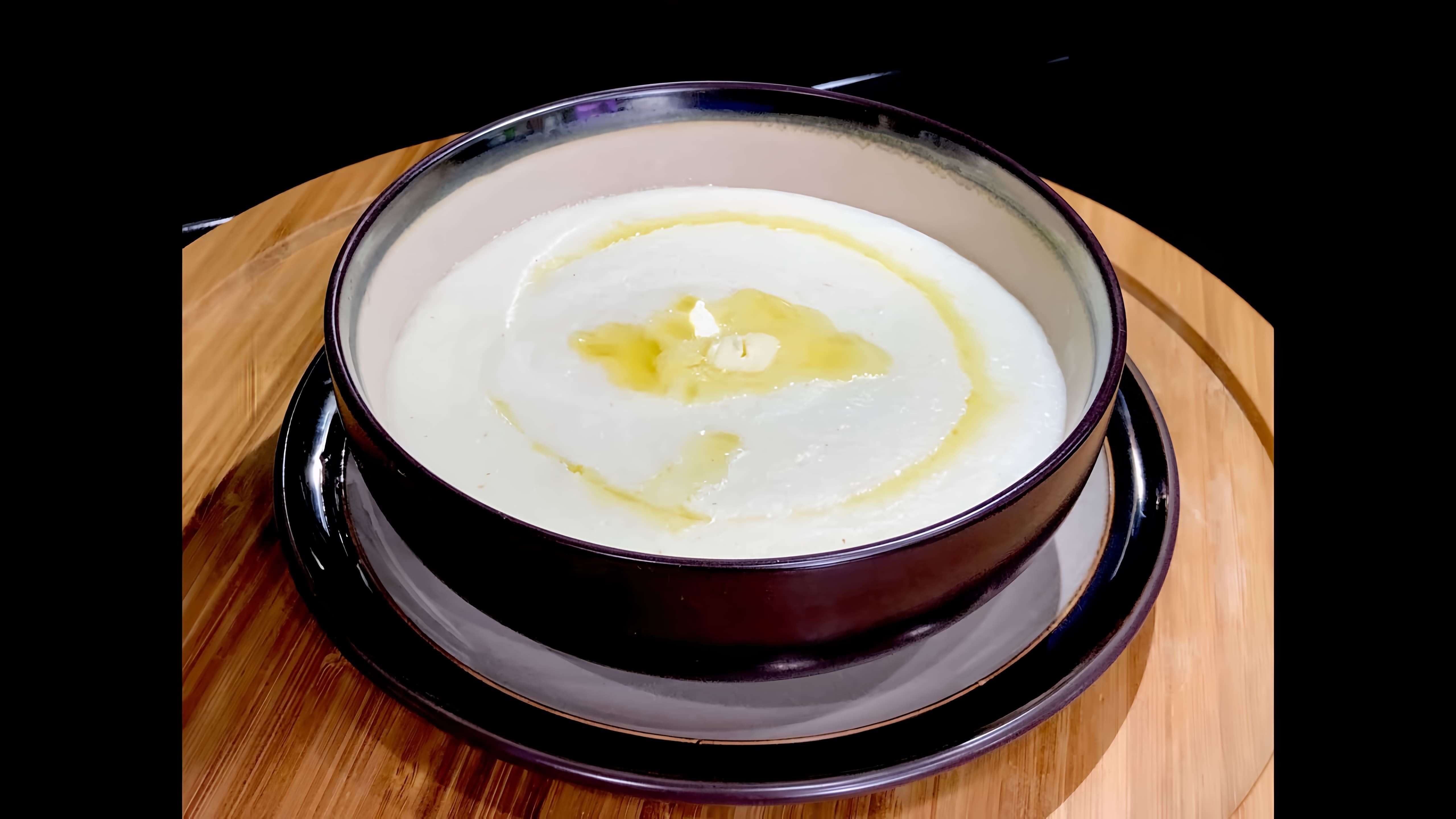 В этом видео демонстрируется два рецепта приготовления манной каши