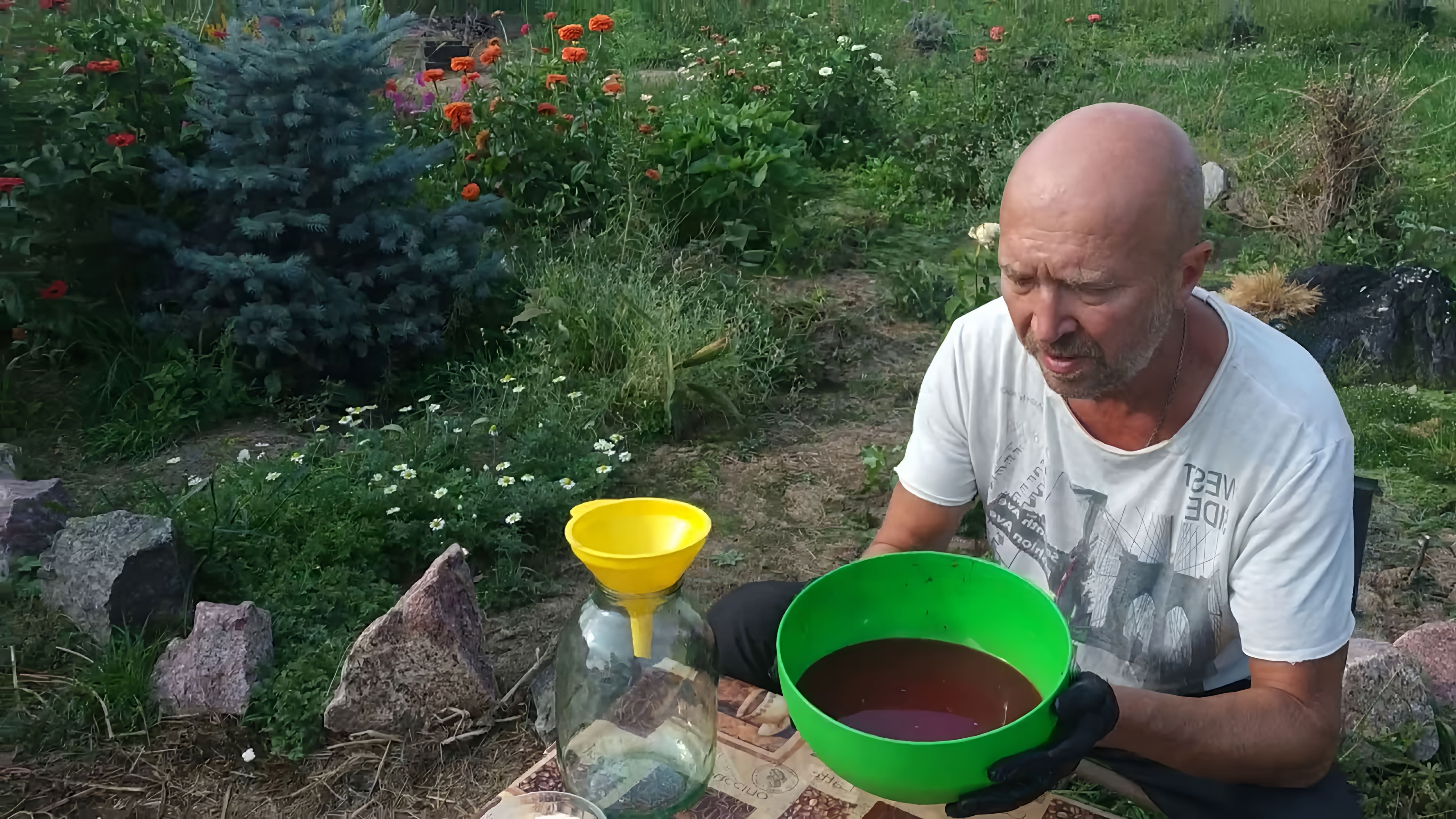 В данном видео рассказывается о приготовлении настойки из кизила