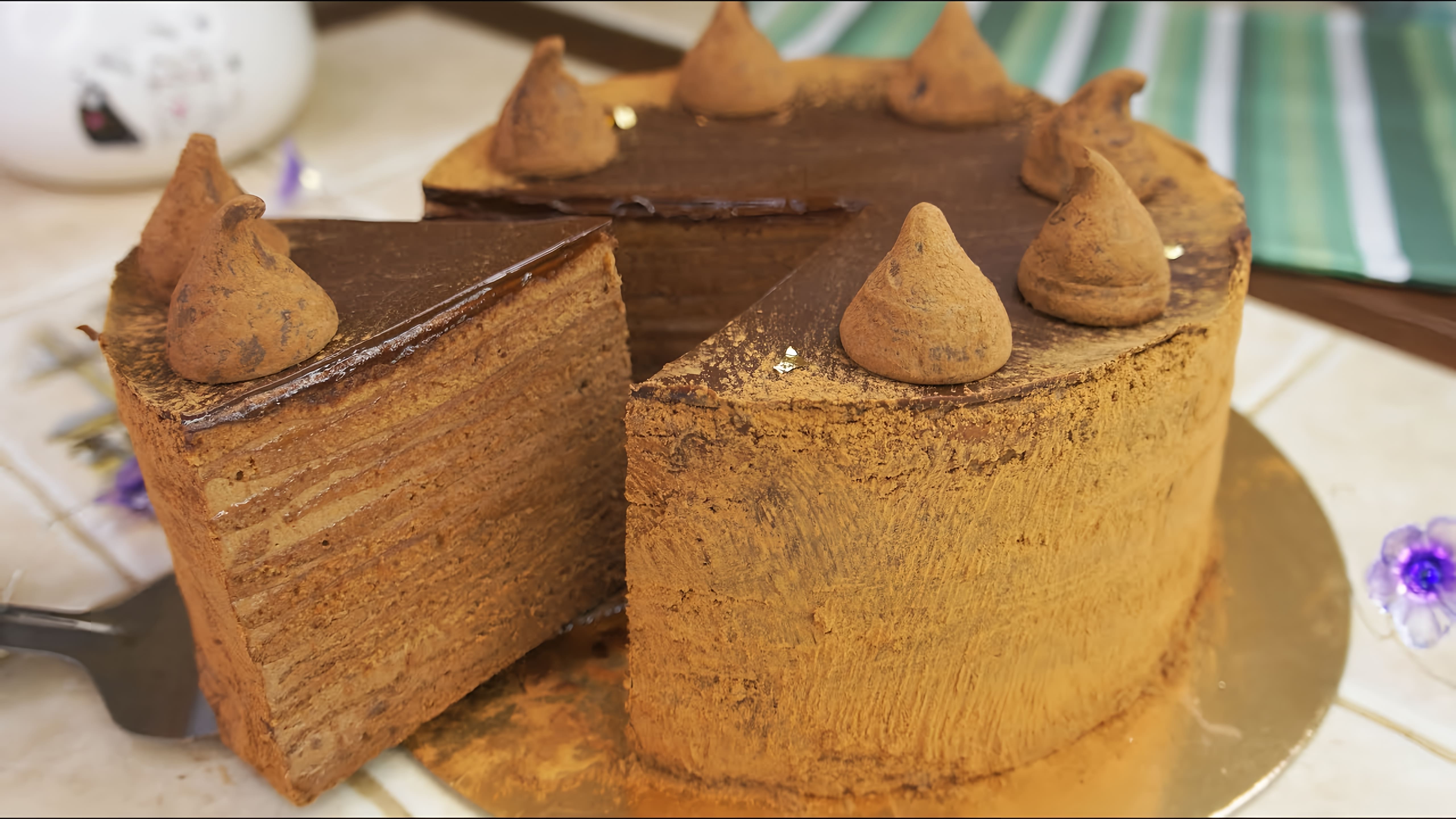 В этом видео Елена готовит торт "Шоколадный трюфель"