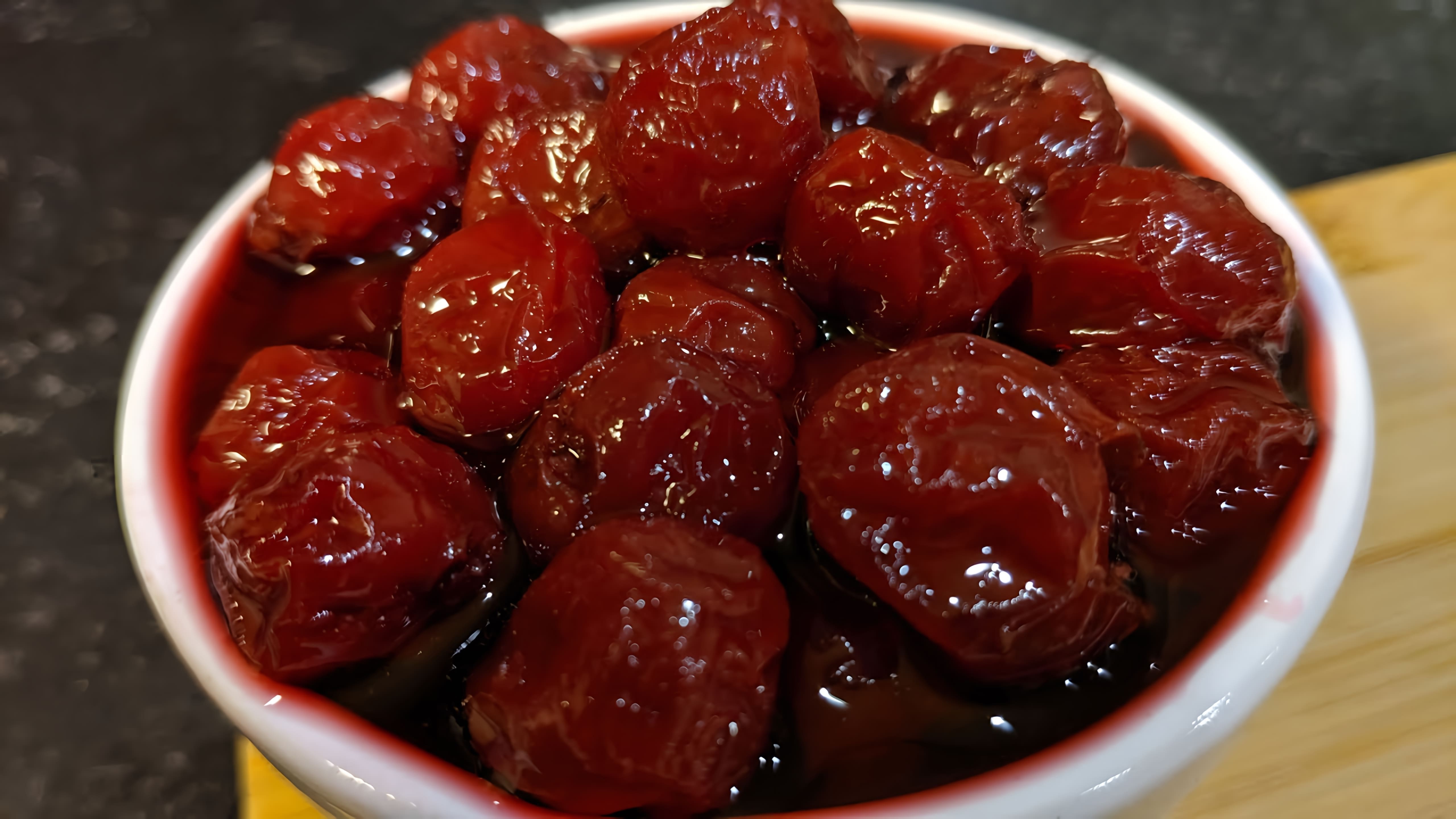 В данном видео демонстрируется рецепт приготовления идеального вишневого варенья без косточек