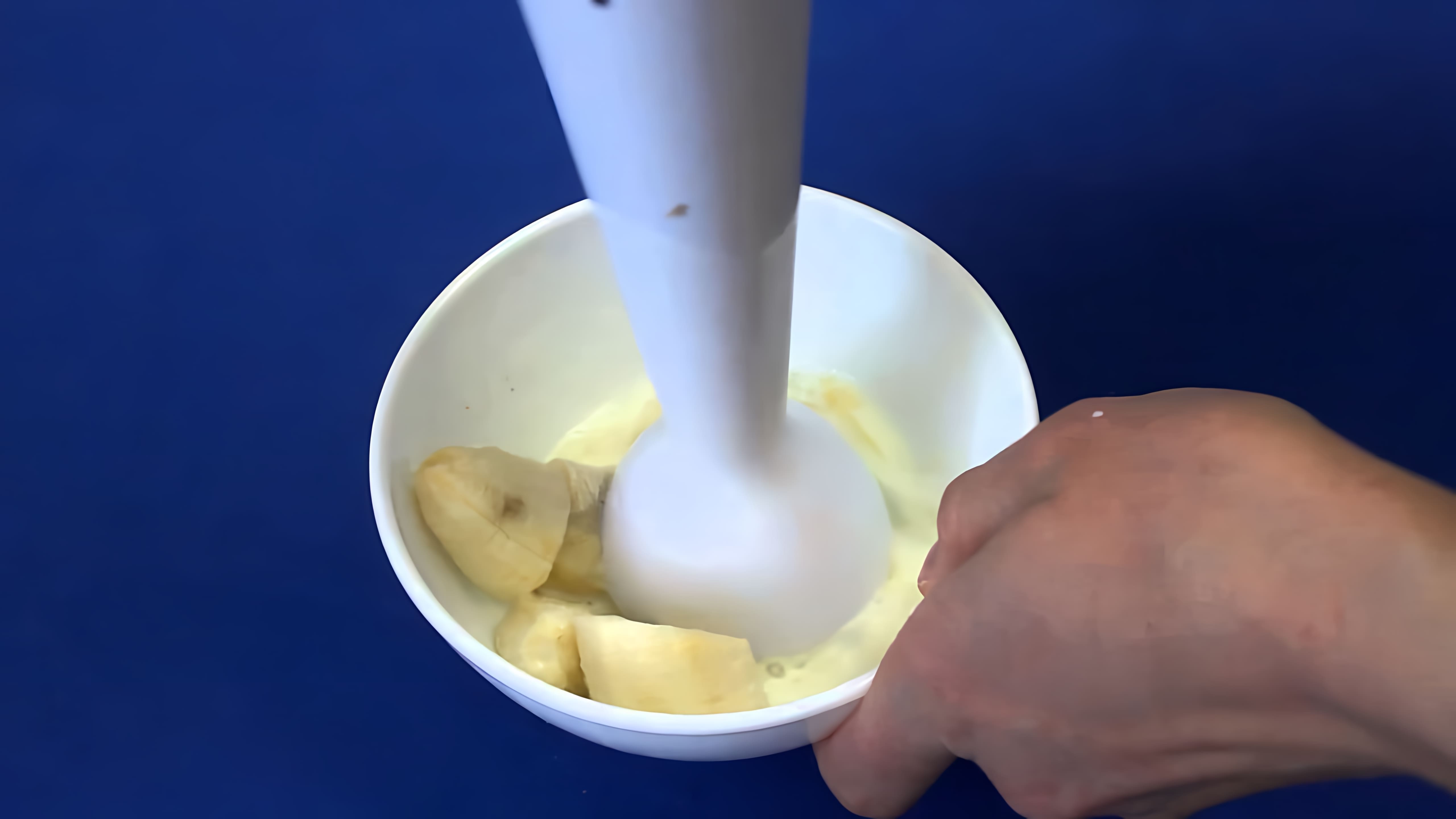 В этом видео демонстрируется рецепт приготовления гоголя-моголя из перепелиных яиц в блендере VITEK VT-3414 W