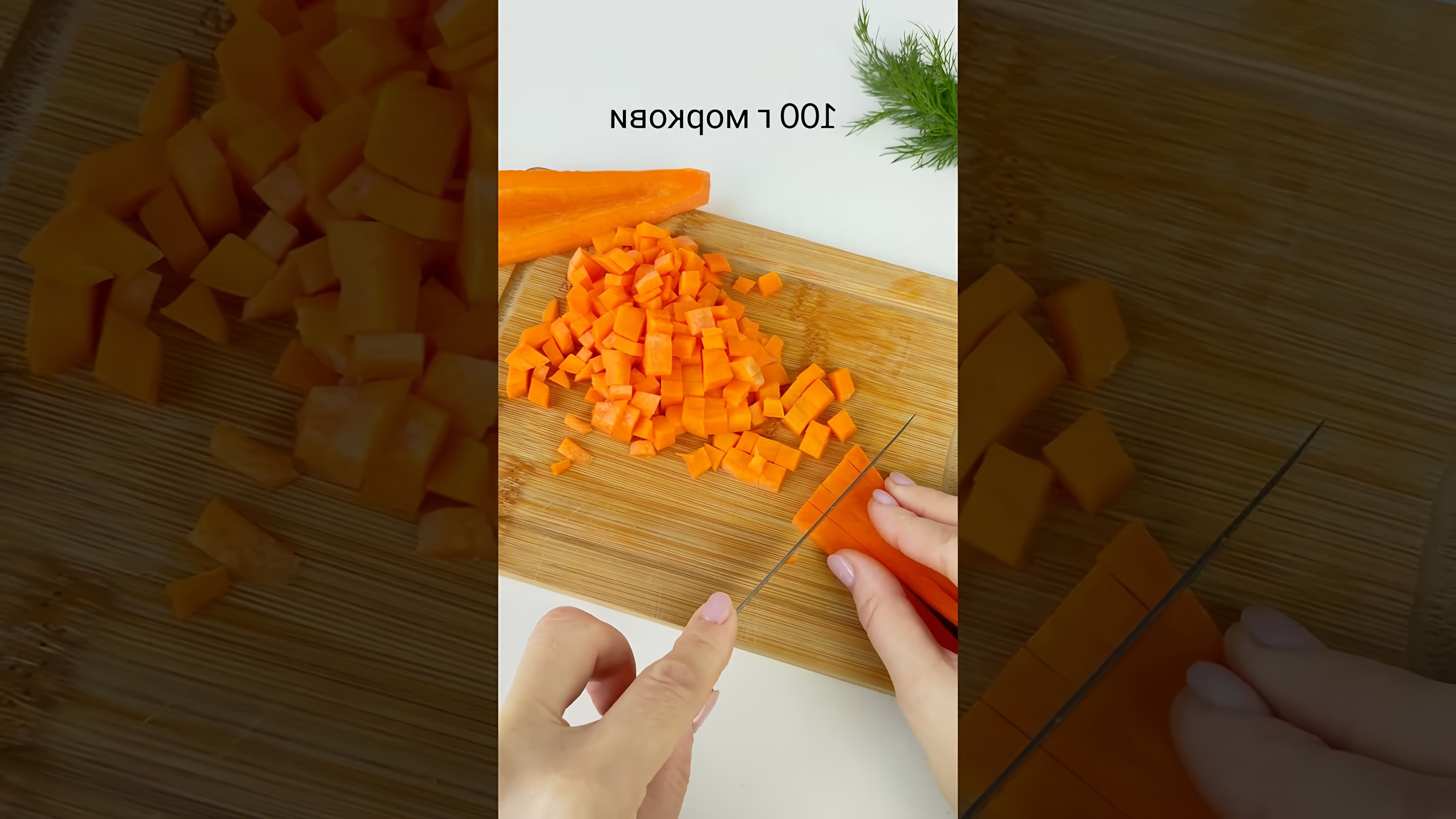 В этом видео-ролике мы увидим, как приготовить вкусный и питательный детский суп с фрикадельками