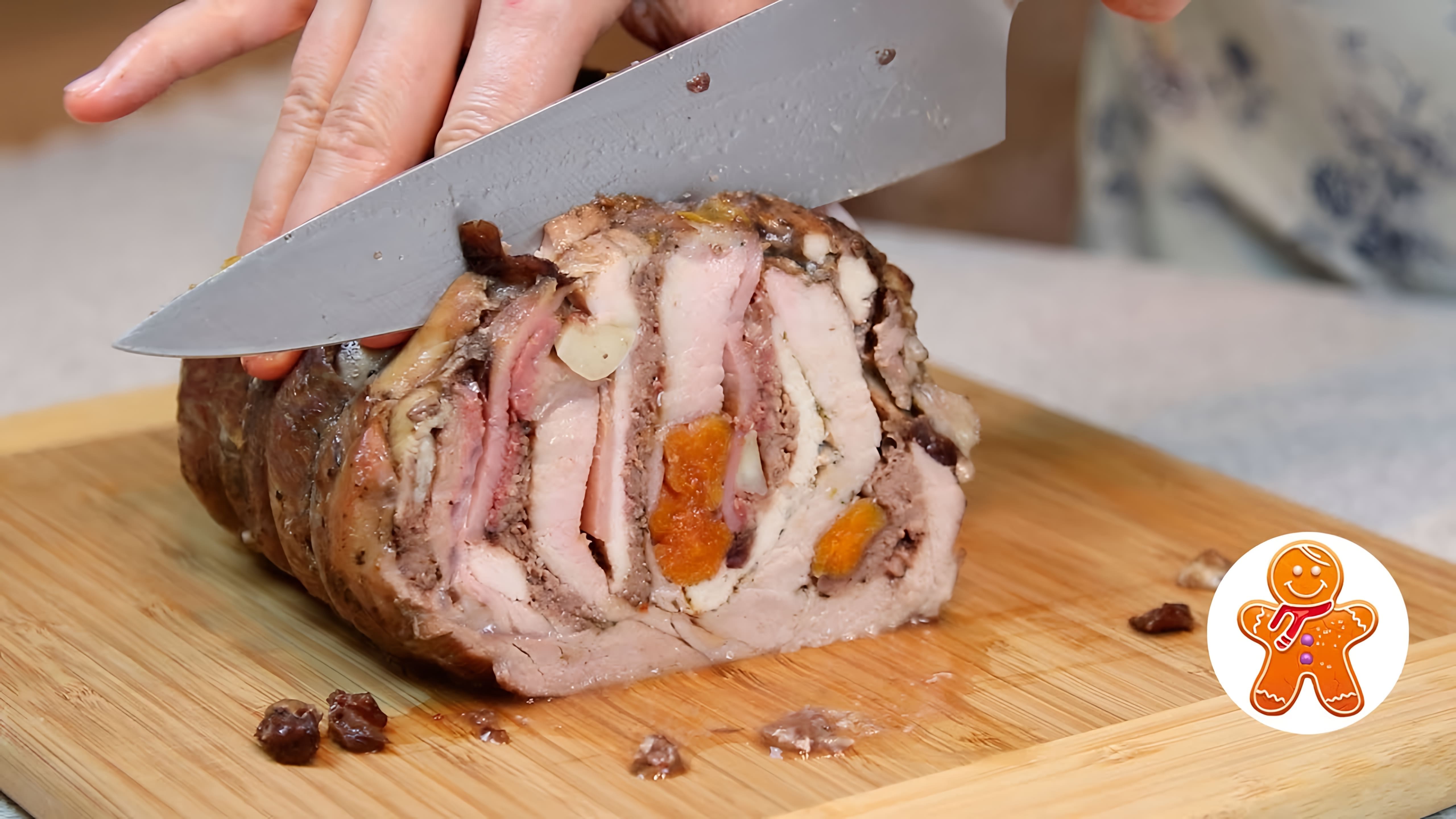 В этом видео демонстрируется процесс приготовления эффектного мясного ассорти для праздничного стола