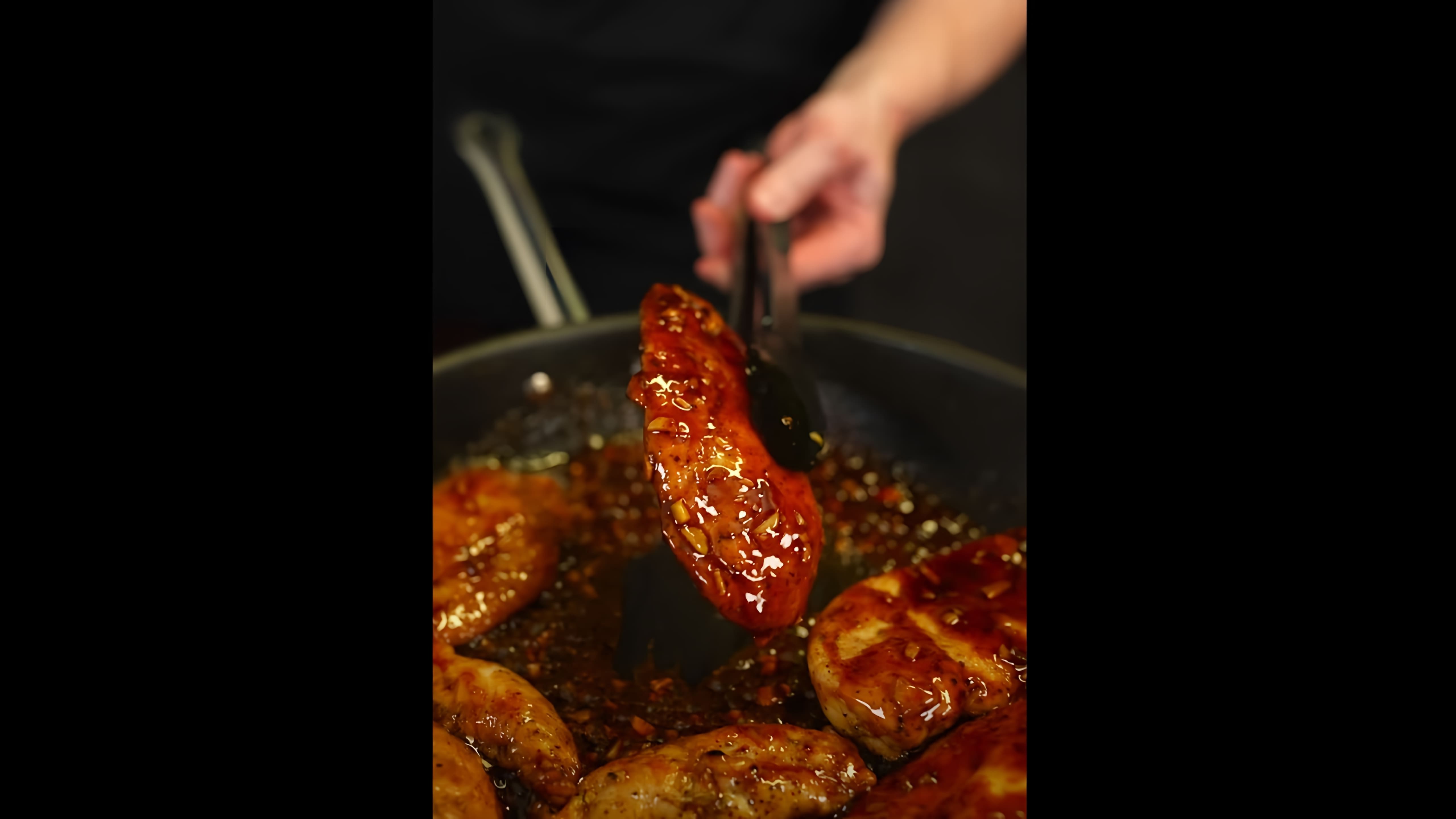 Видео как приготовить куриные грудки на сковороде простым и вкусным способом