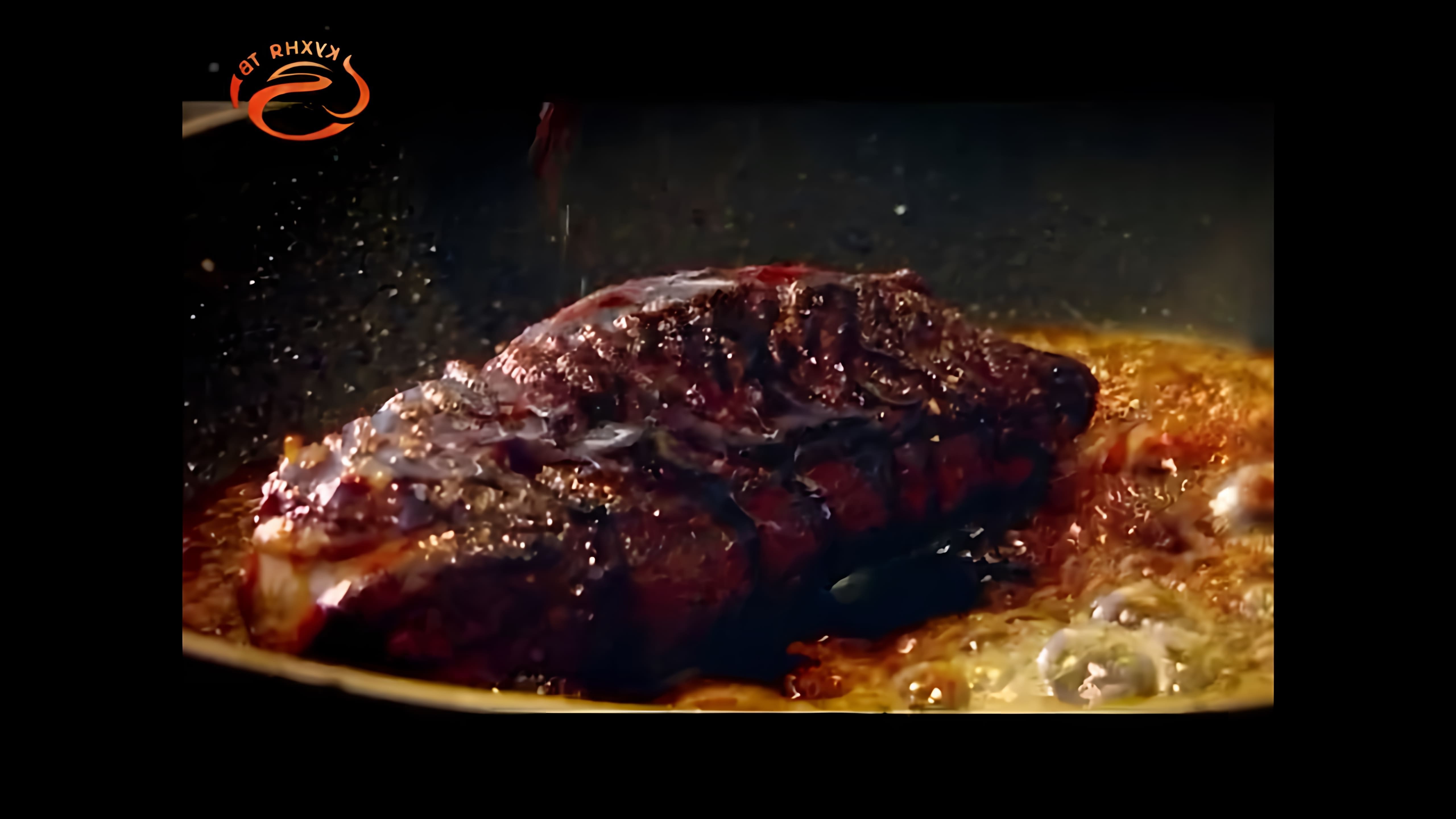 В этом видео-ролике Гордон Рамзи делится своим рецептом приготовления жареной утиной грудки с медом и зеленью