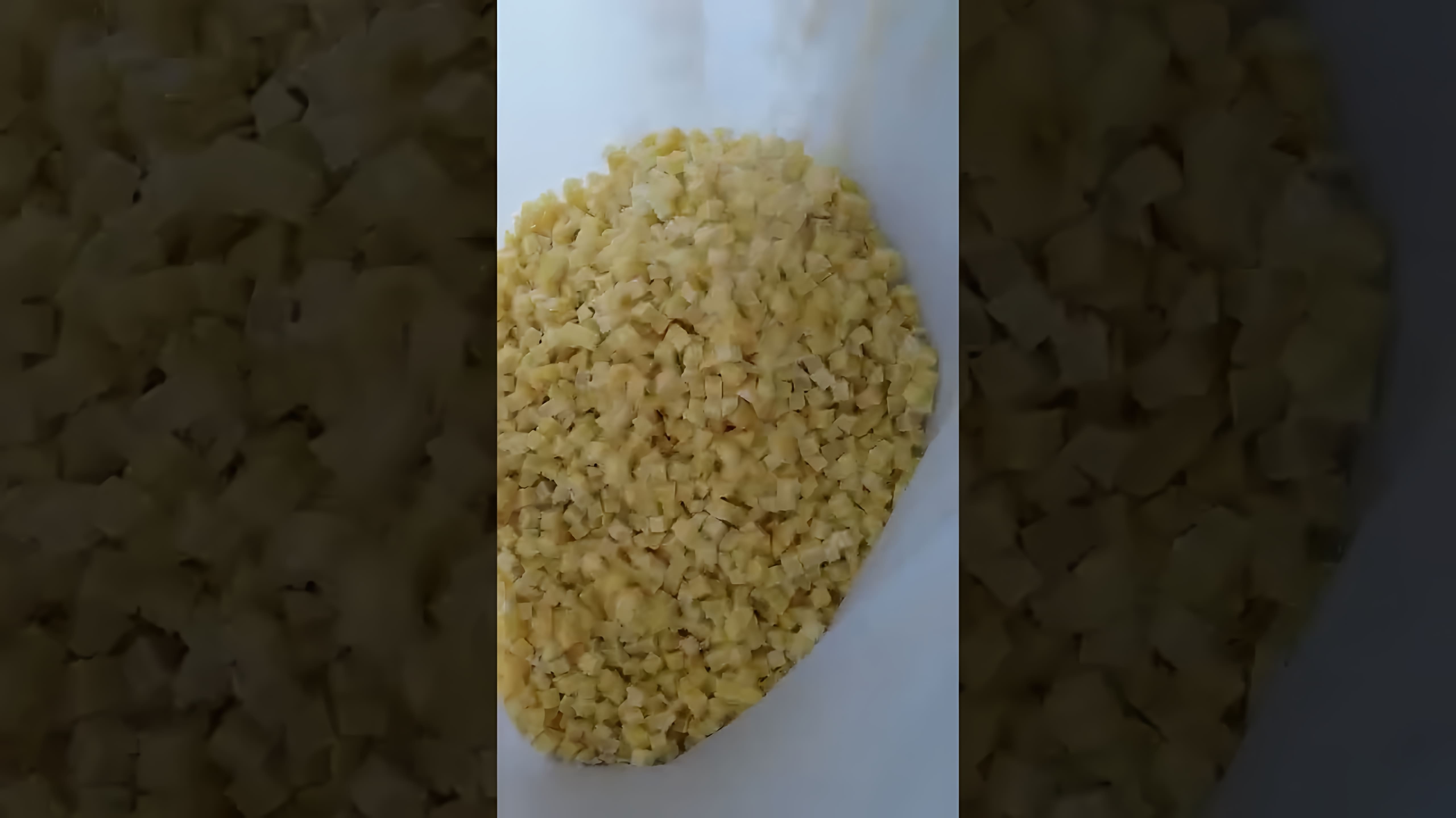 Замороженный картофель кубик - это видео-ролик, который демонстрирует процесс приготовления замороженного картофеля кубиками