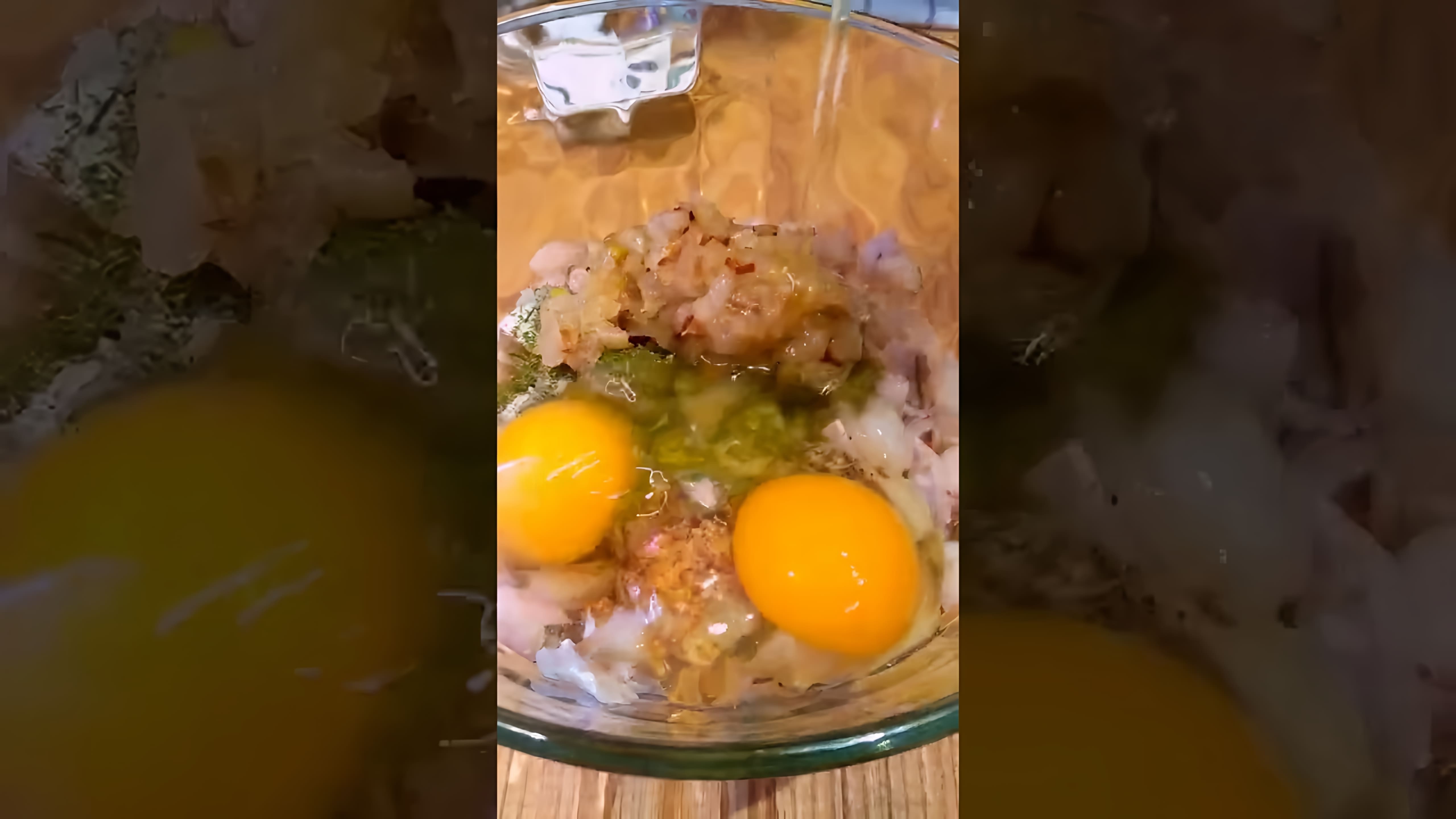 В этом видео демонстрируется рецепт приготовления рубленых котлет из рыбы