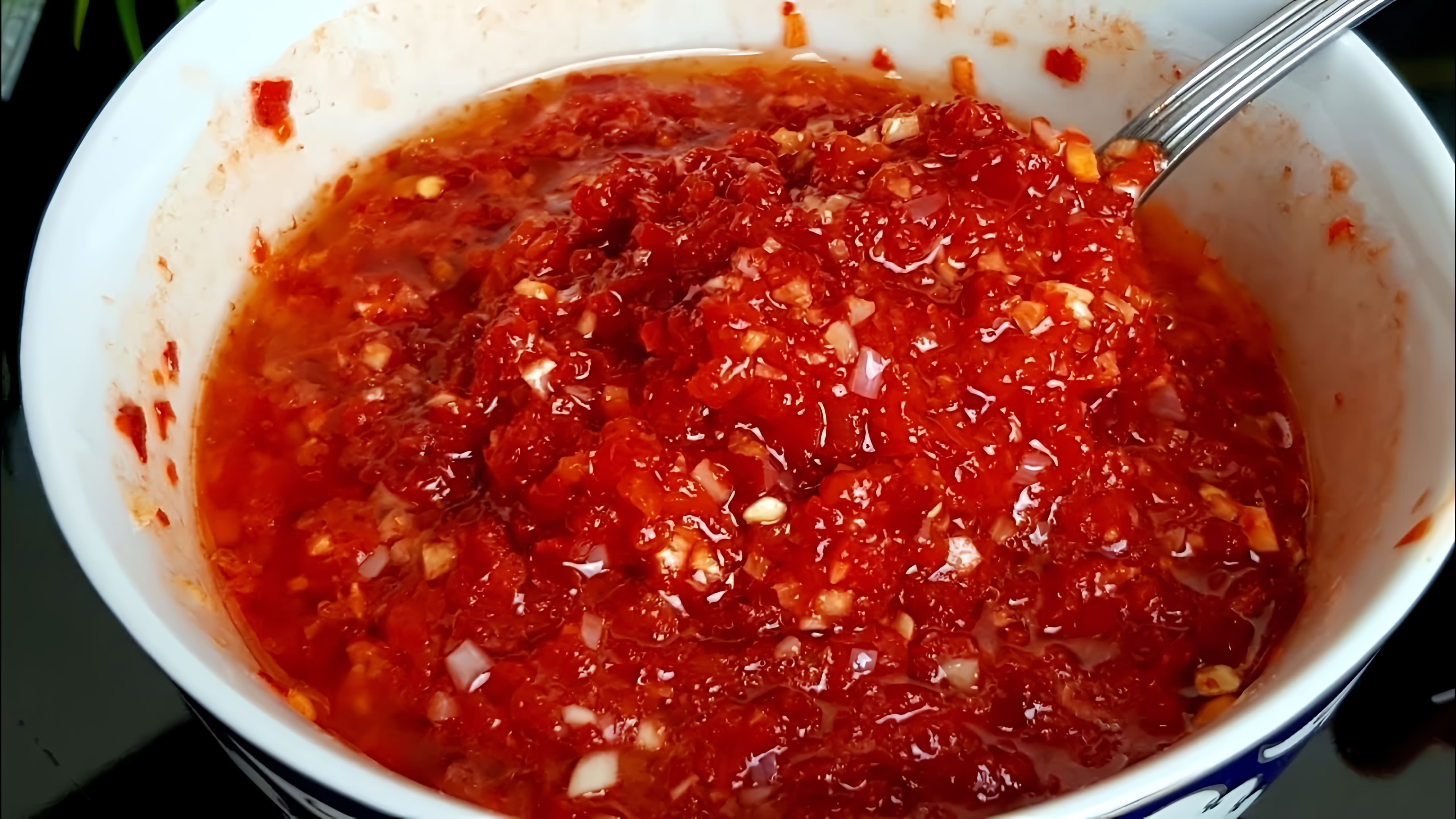 В этом видео-ролике Ладжжан делится своим рецептом острого соуса, который он готовит из свежего острого перца