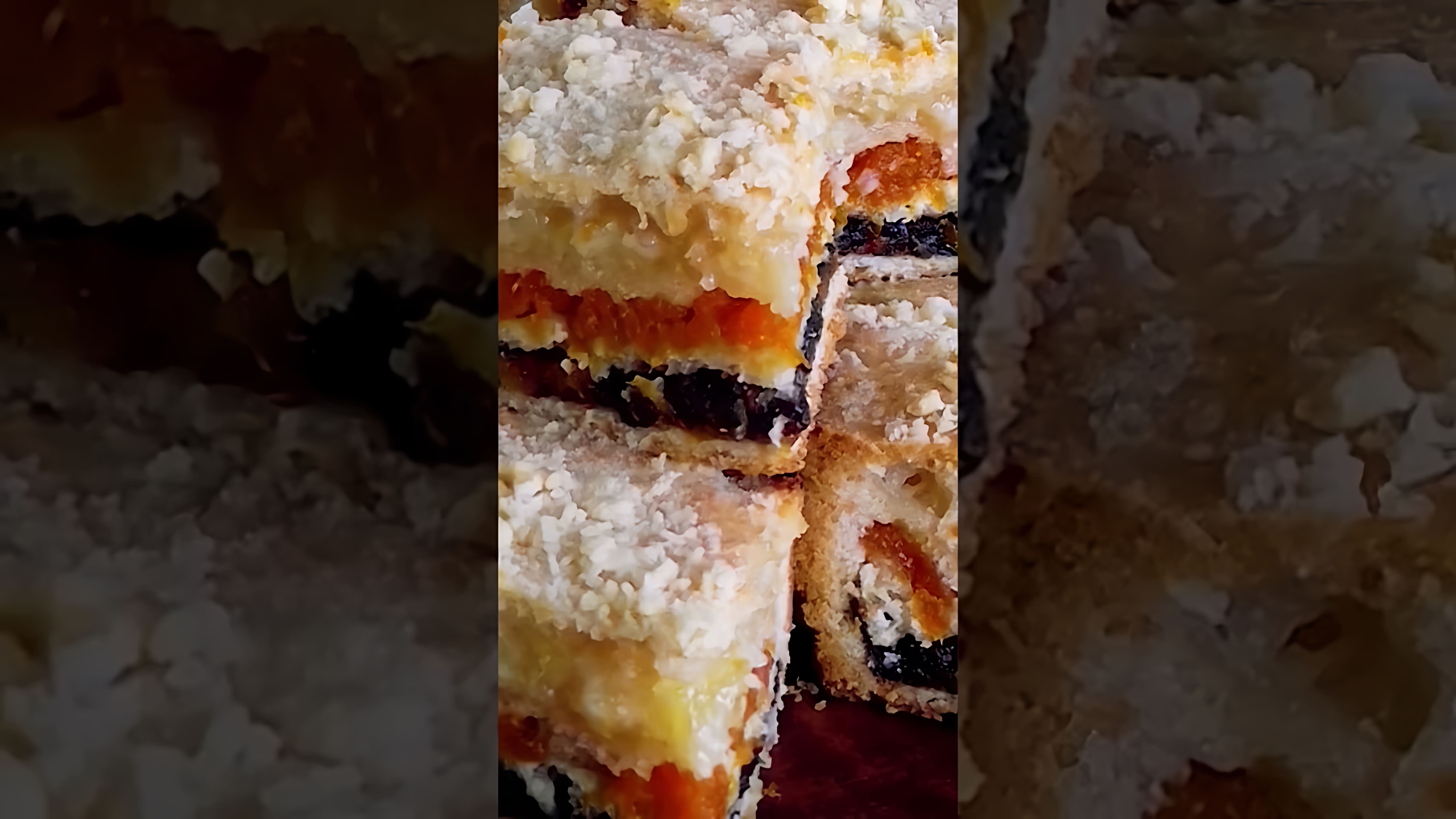 В этом видео демонстрируется процесс приготовления татарского трехслойного пирога