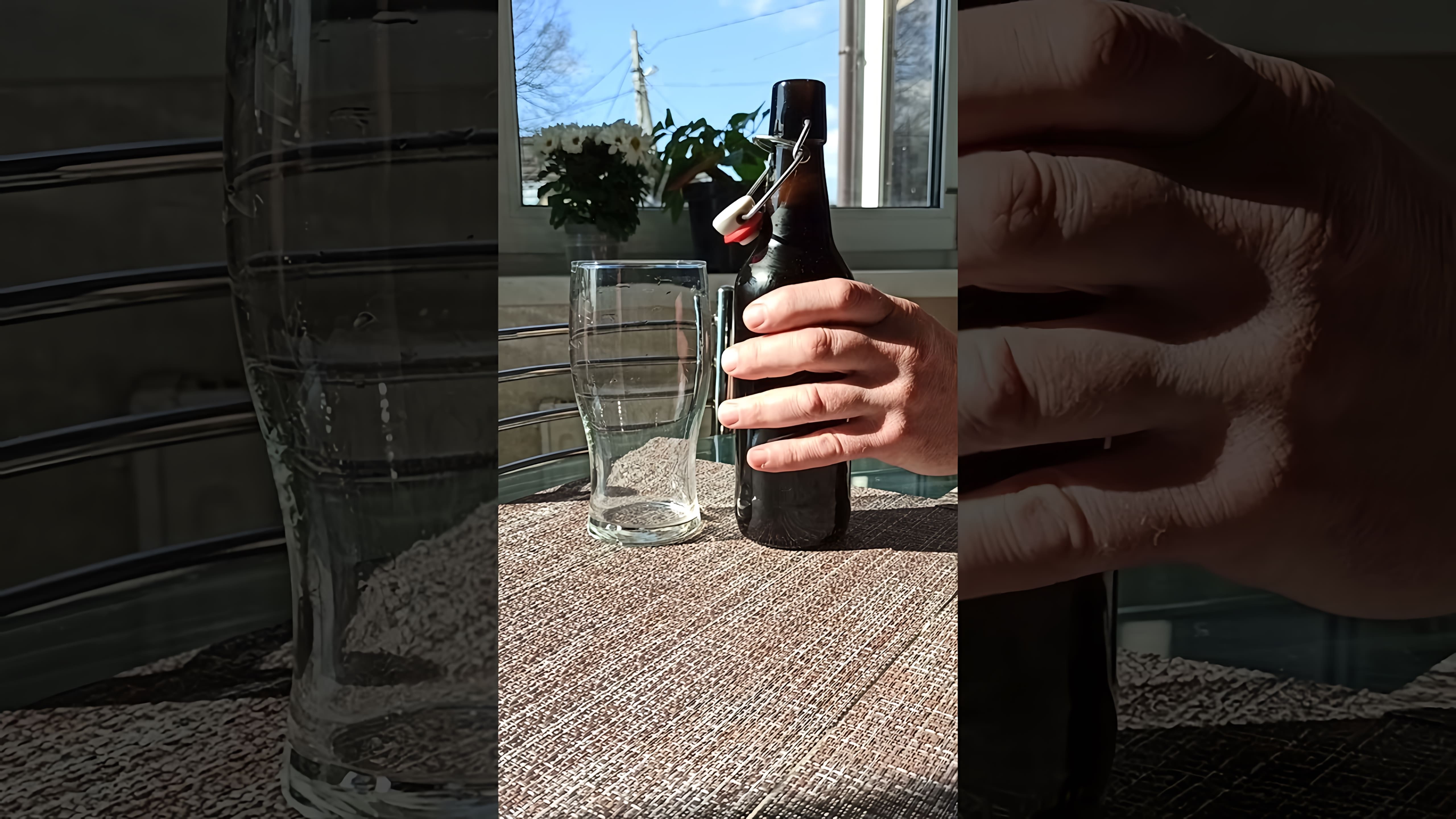 В данном видео-ролике демонстрируется процесс домашнего пивоварения, начиная от подготовки ингредиентов и заканчивая разливом готового напитка
