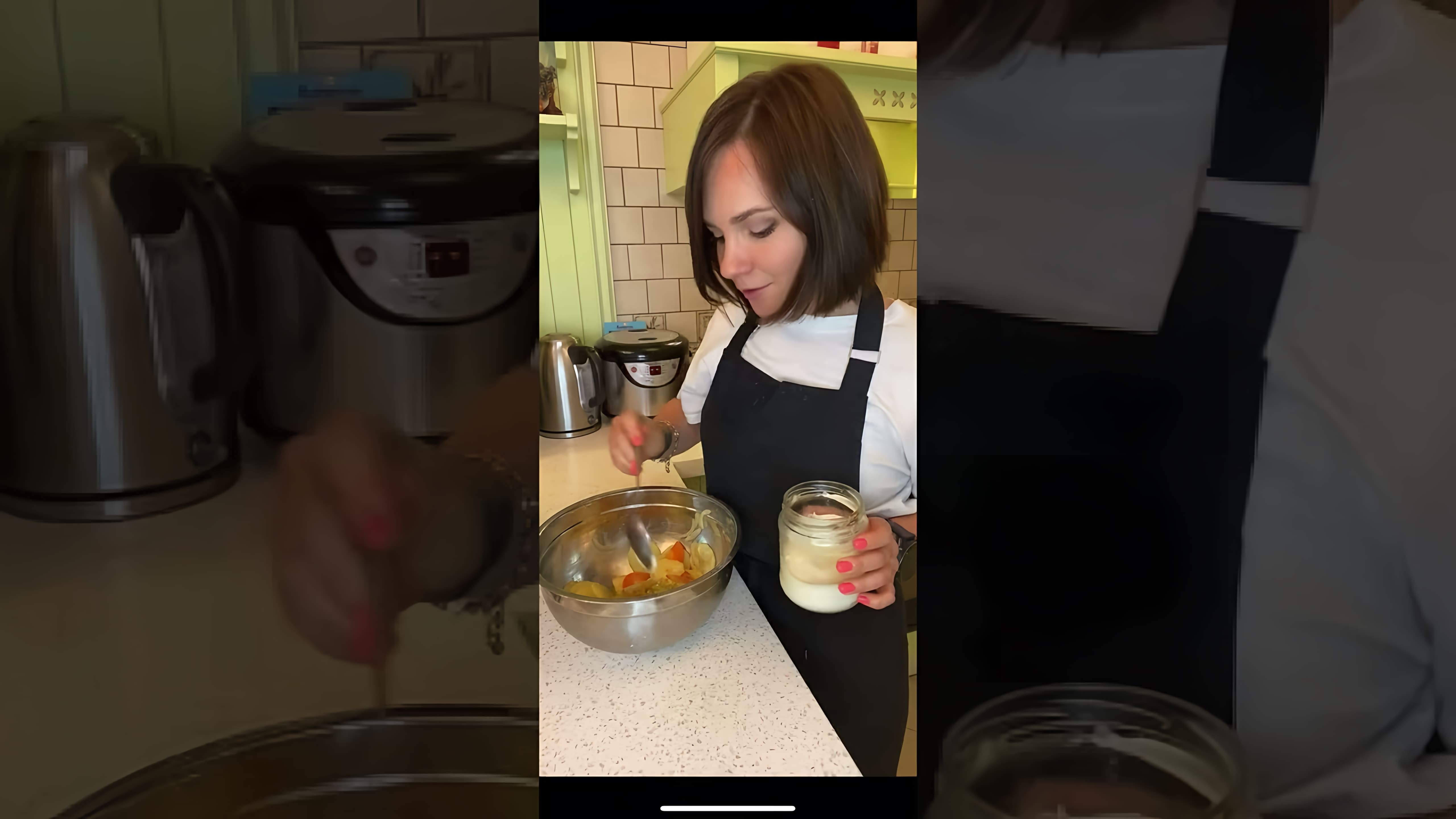 В этом видео демонстрируется процесс приготовления морского окуня в духовке с овощами