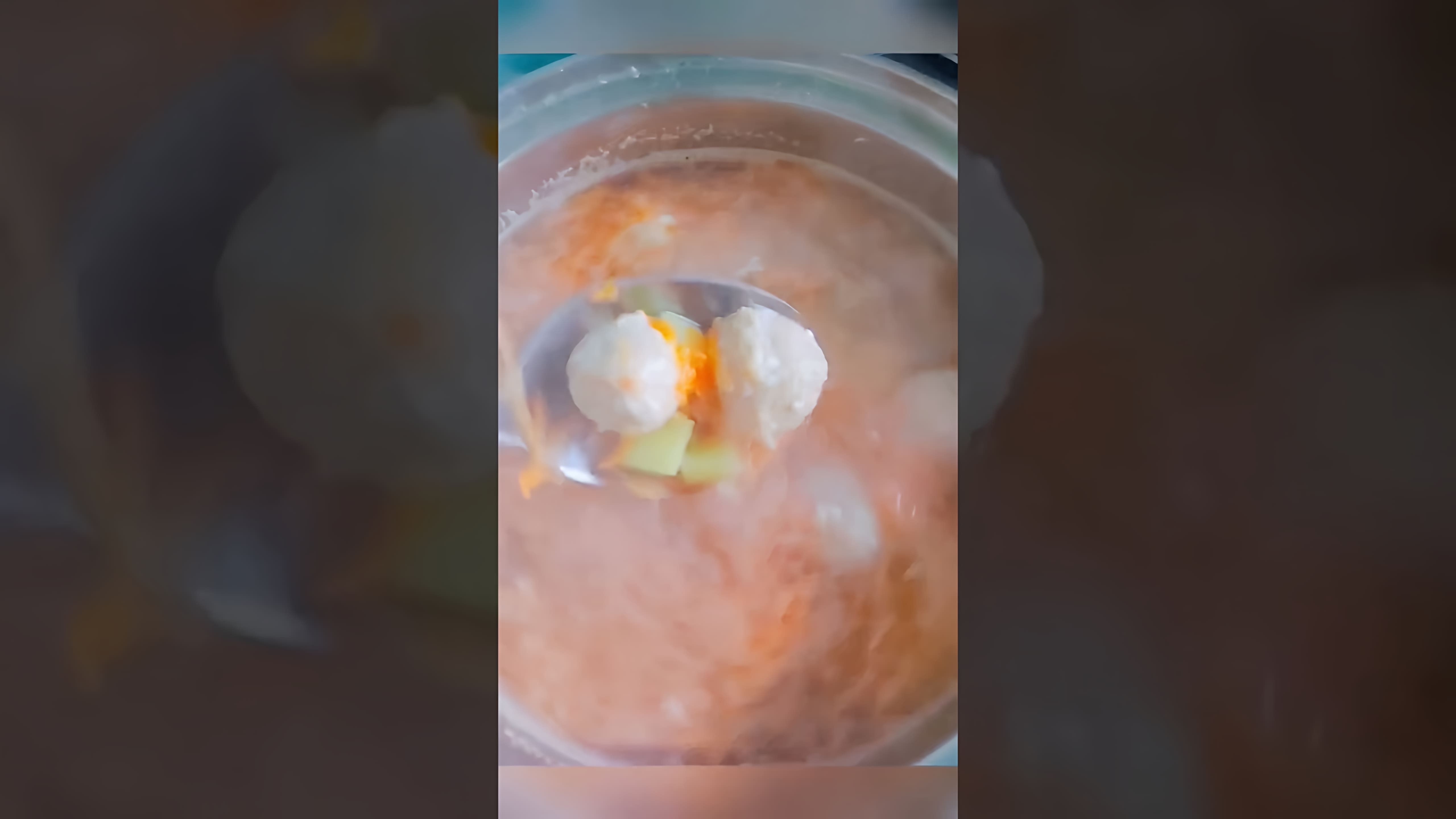 В этом видео-ролике показан процесс приготовления супа с фрикадельками для ребенка 1 года