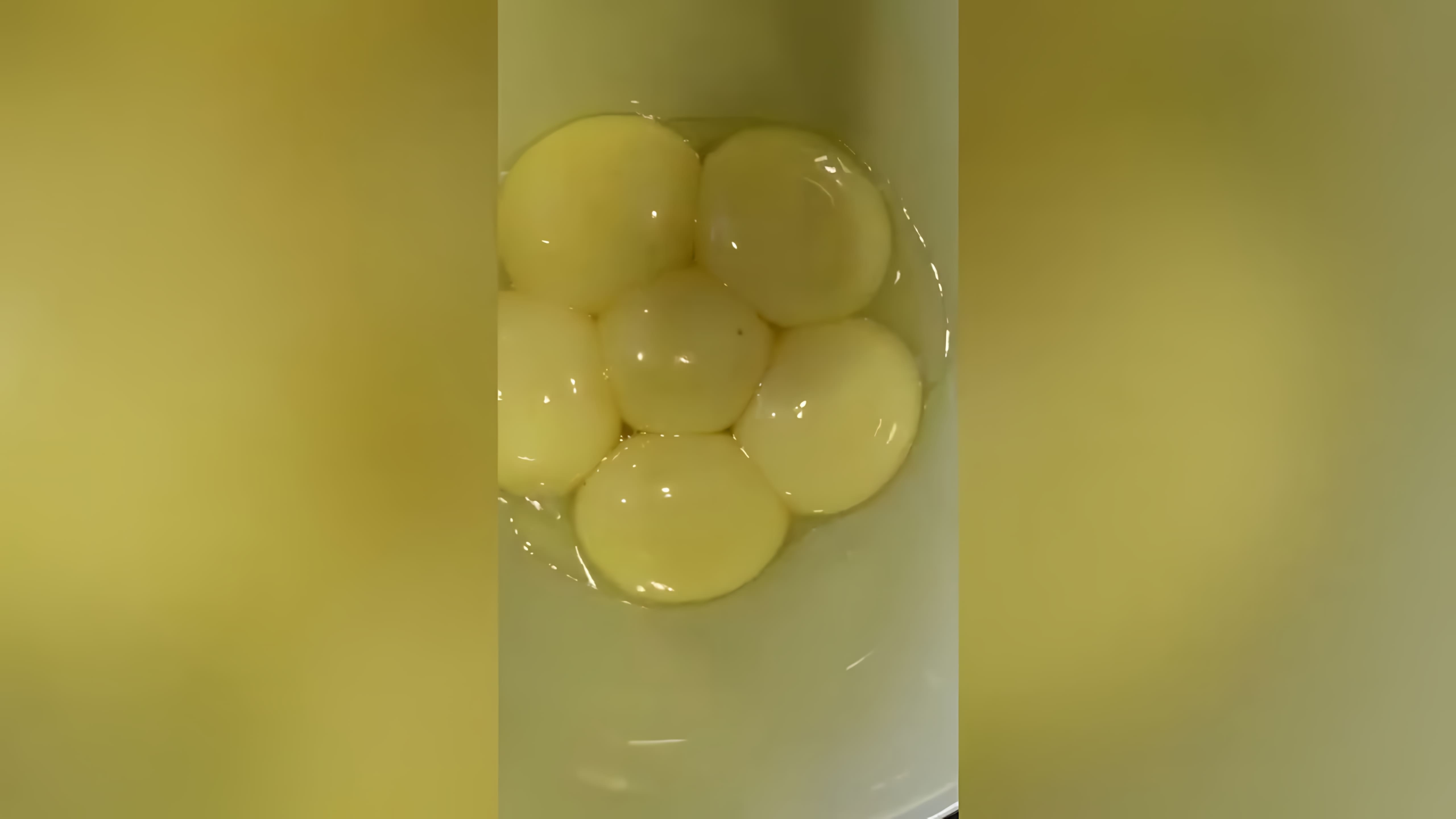 В этом видео-ролике вы увидите, как приготовить домашний бисквит из 6 яиц