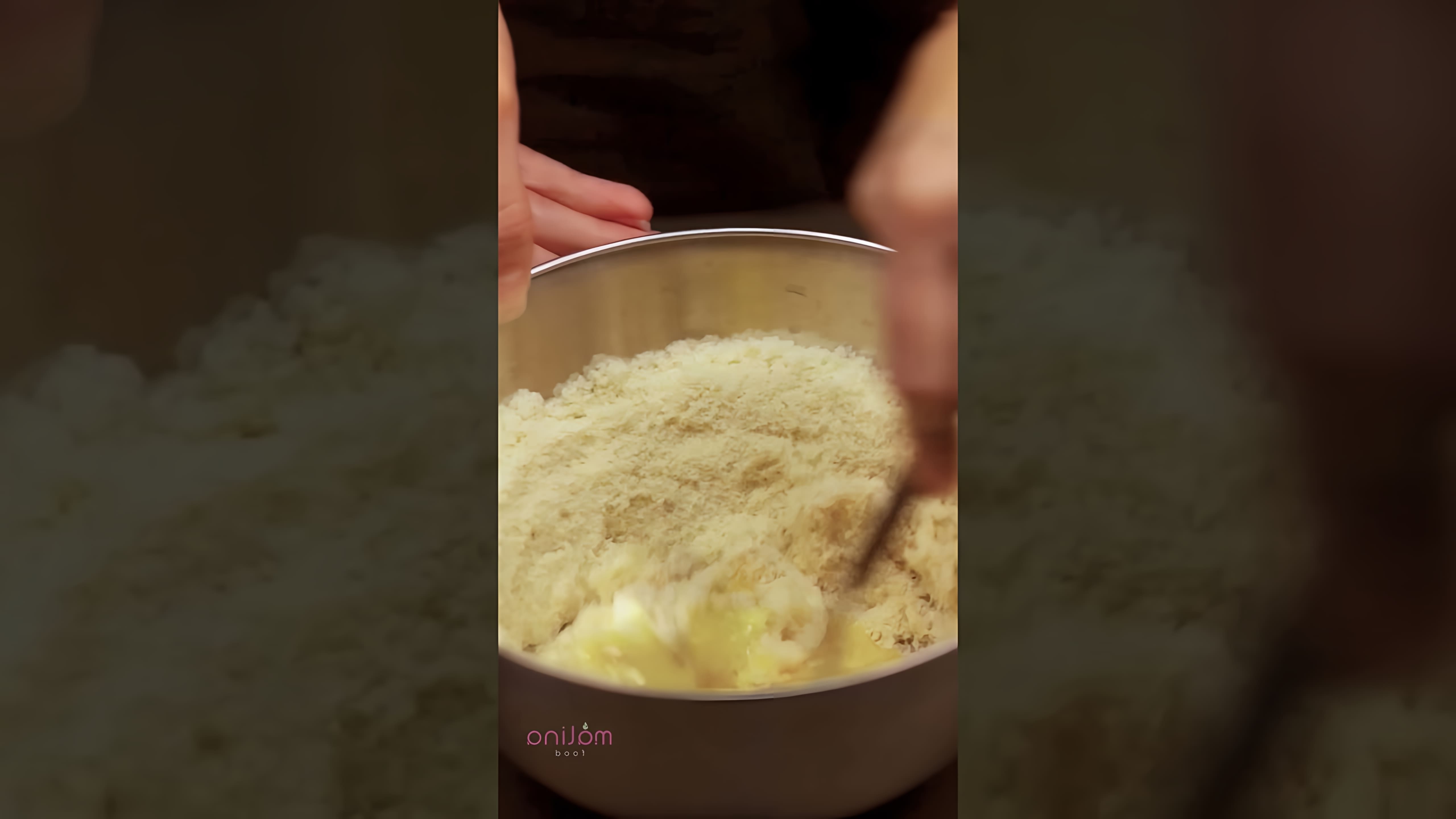 В этом видео демонстрируется процесс приготовления миндальных вафель, диетических вафель и кето-вафель