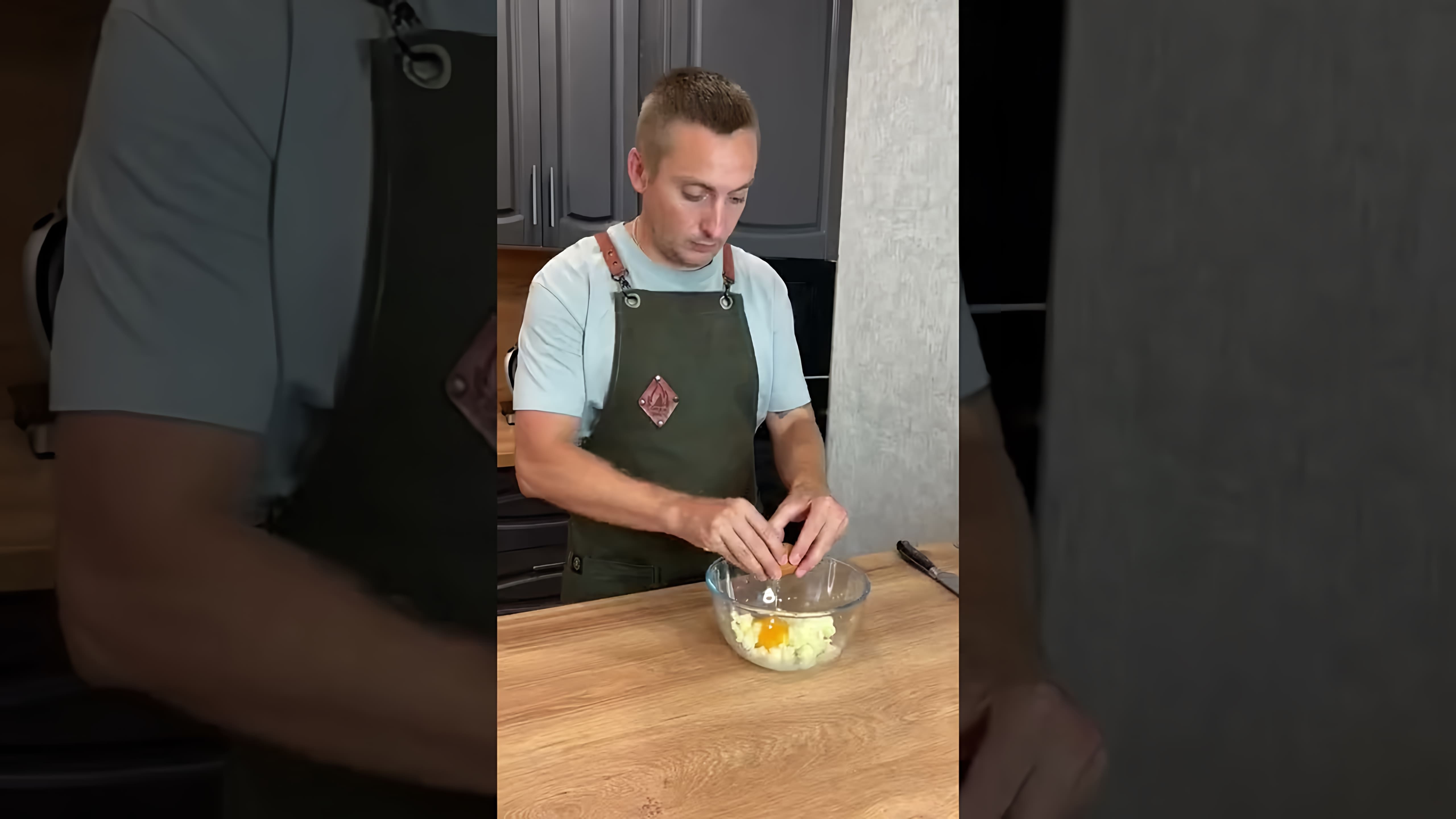 В этом видео мы видим, как готовить венские вафли
