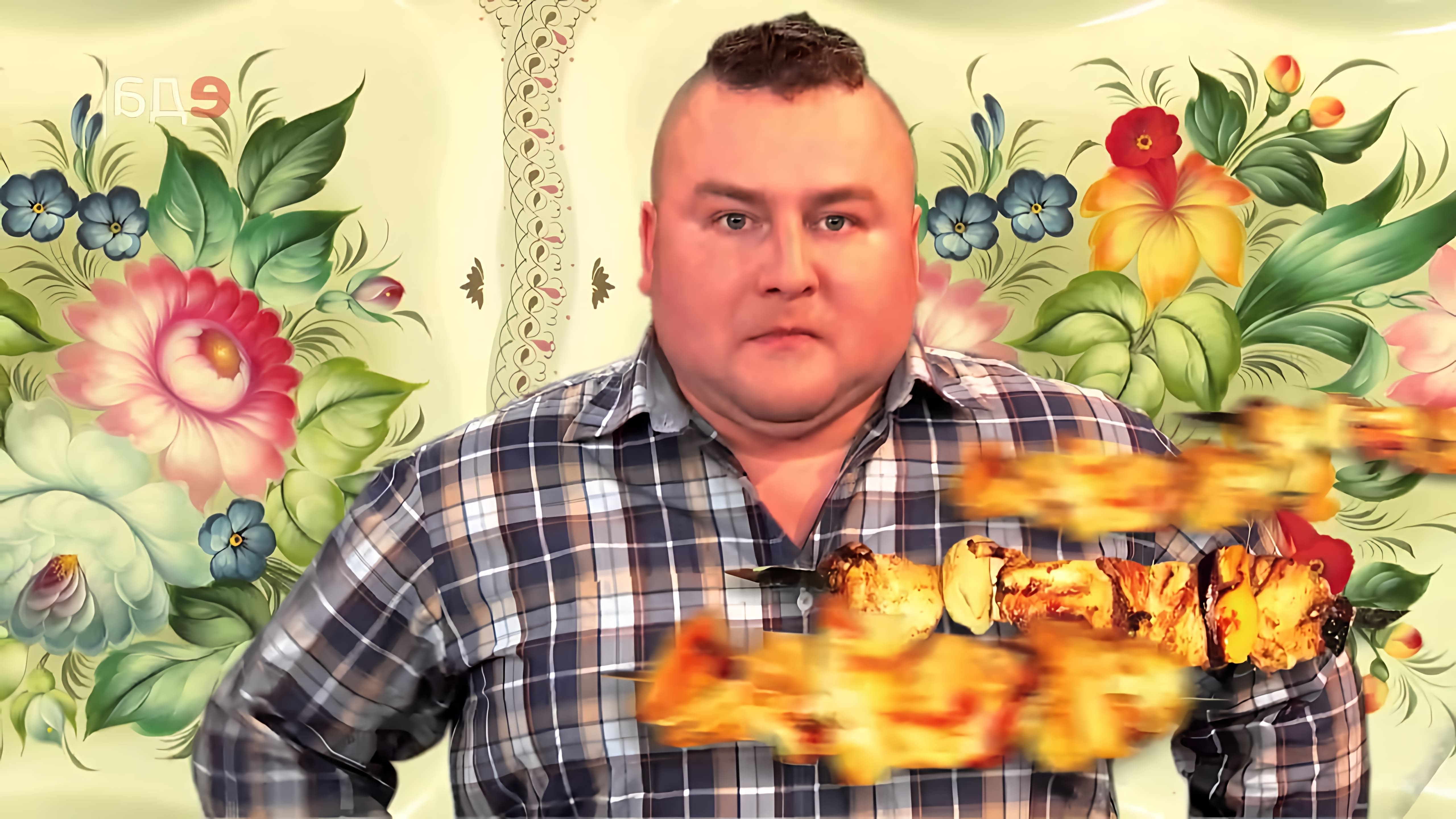 В этом видео повар готовит куриные сердечки в томатно-сливочном соусе